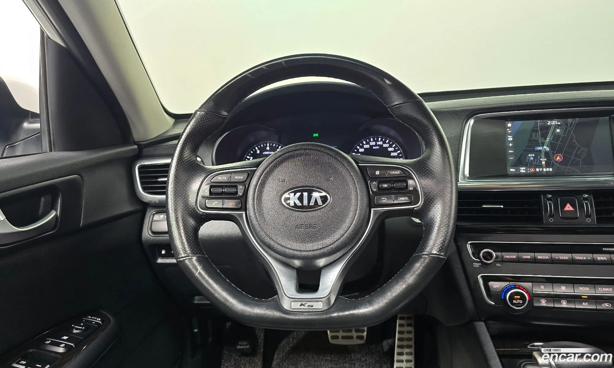 Kia K5 2016 KNAGX411BGA096078 — 28