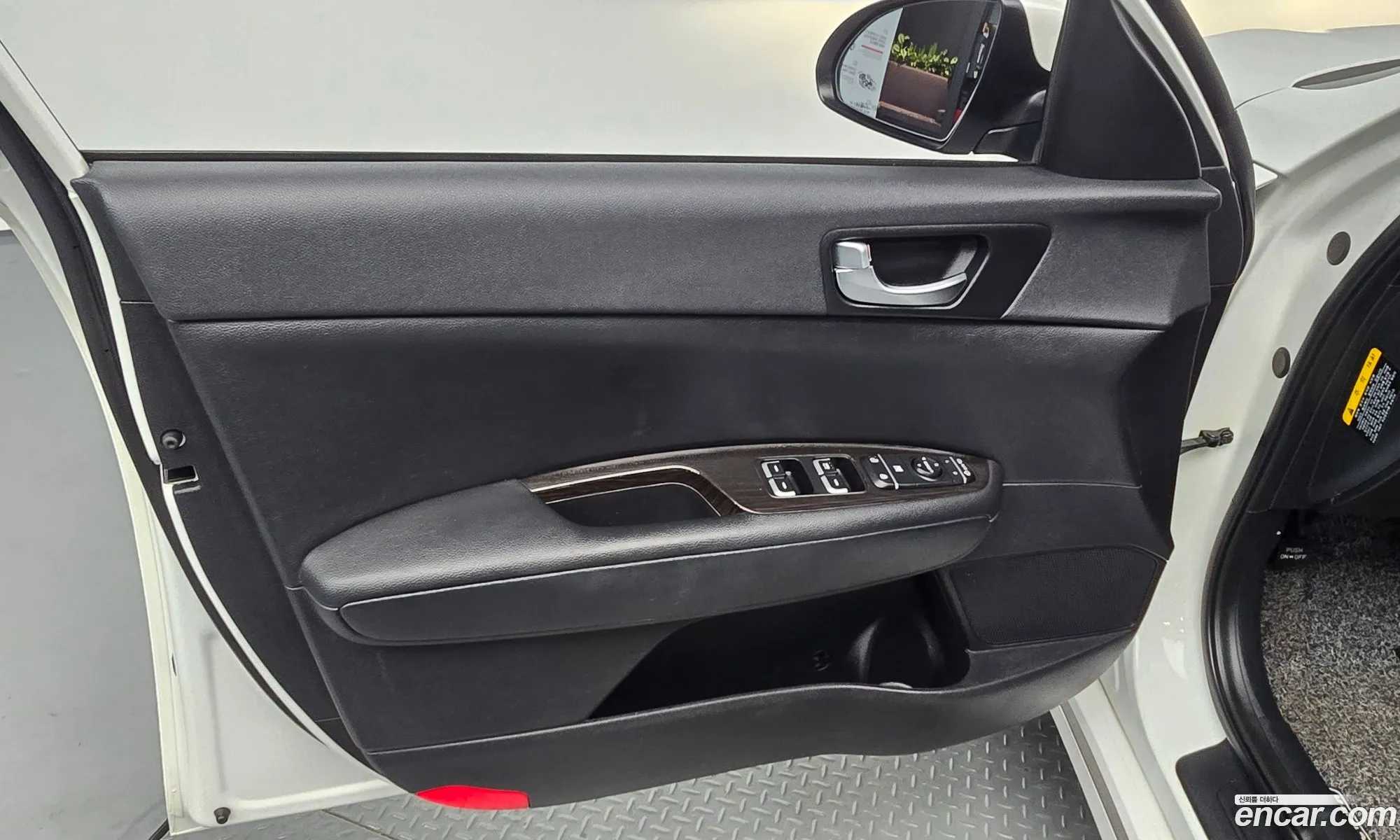 Kia K5 2016 KNAGX411BGA096078 — 19