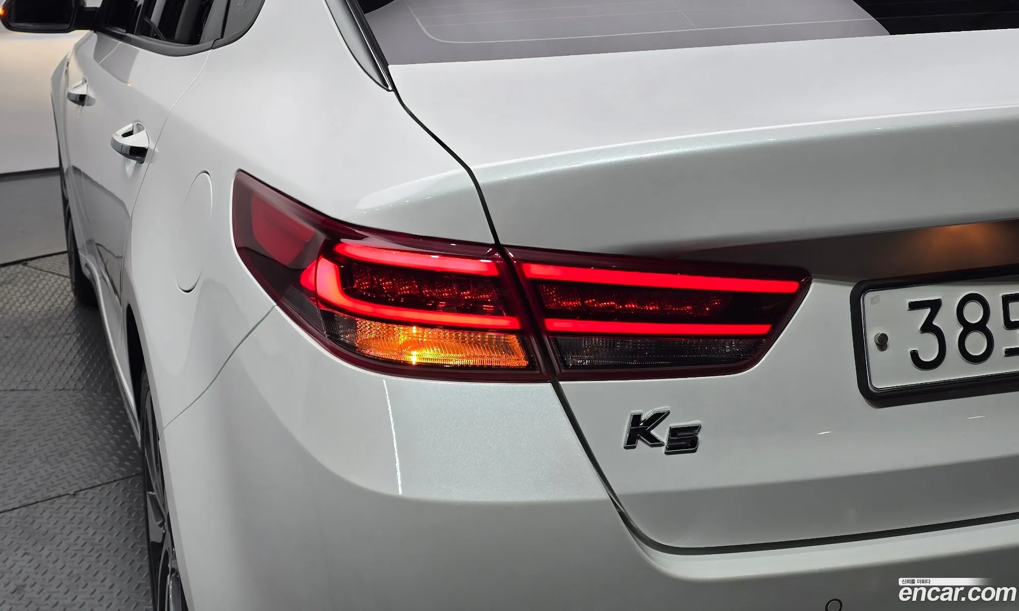 Kia K5 2016 KNAGX411BGA096078 — 27