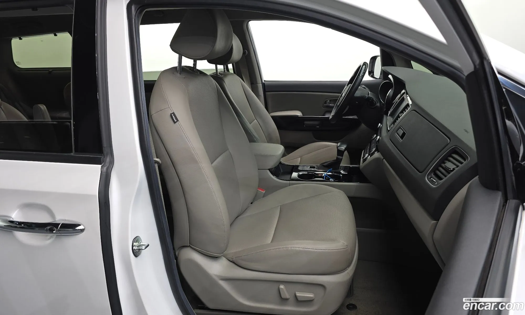 Kia Carnival 2020 — 27