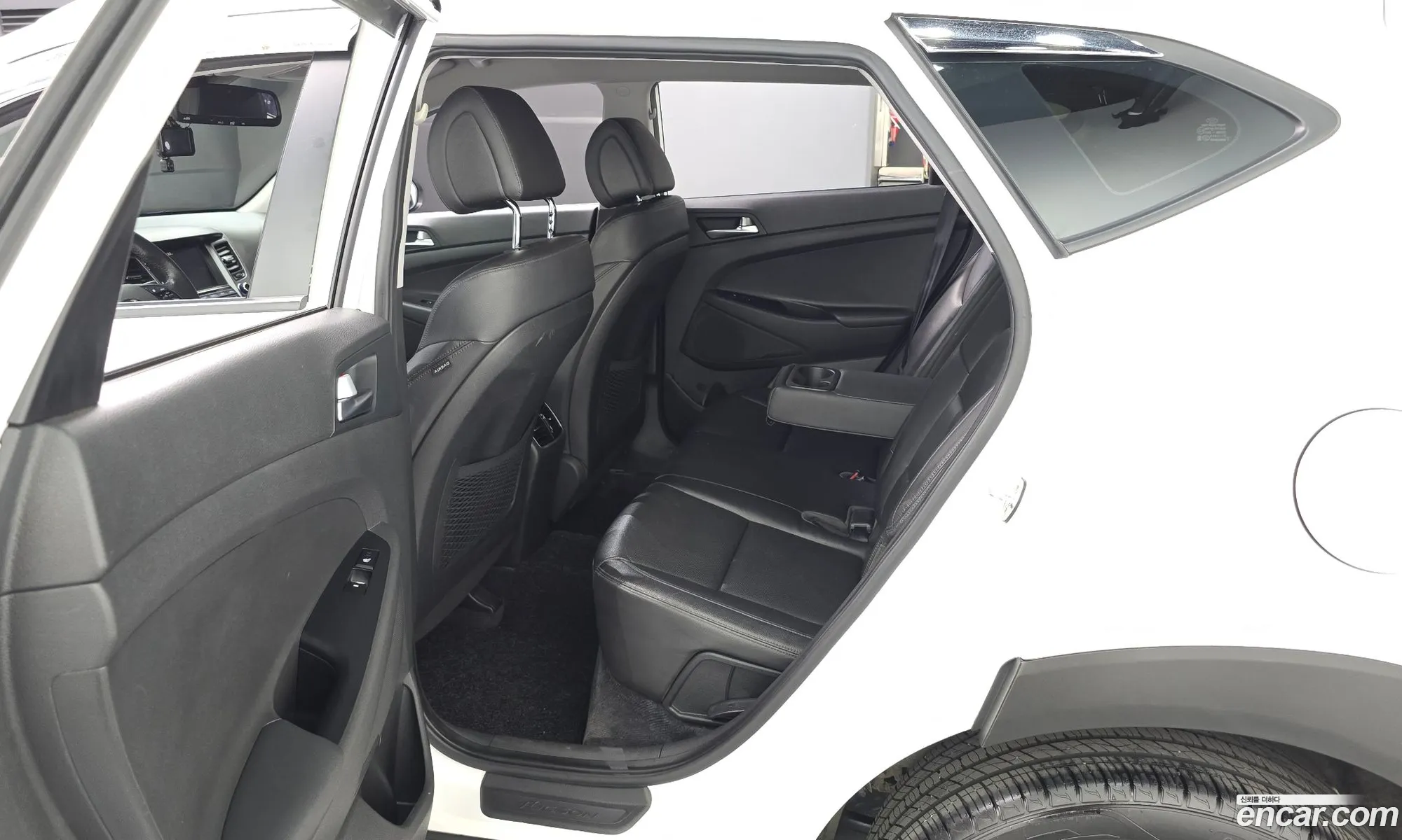 Hyundai Tucson 2017 KMHJ381ABJU552113 — 3