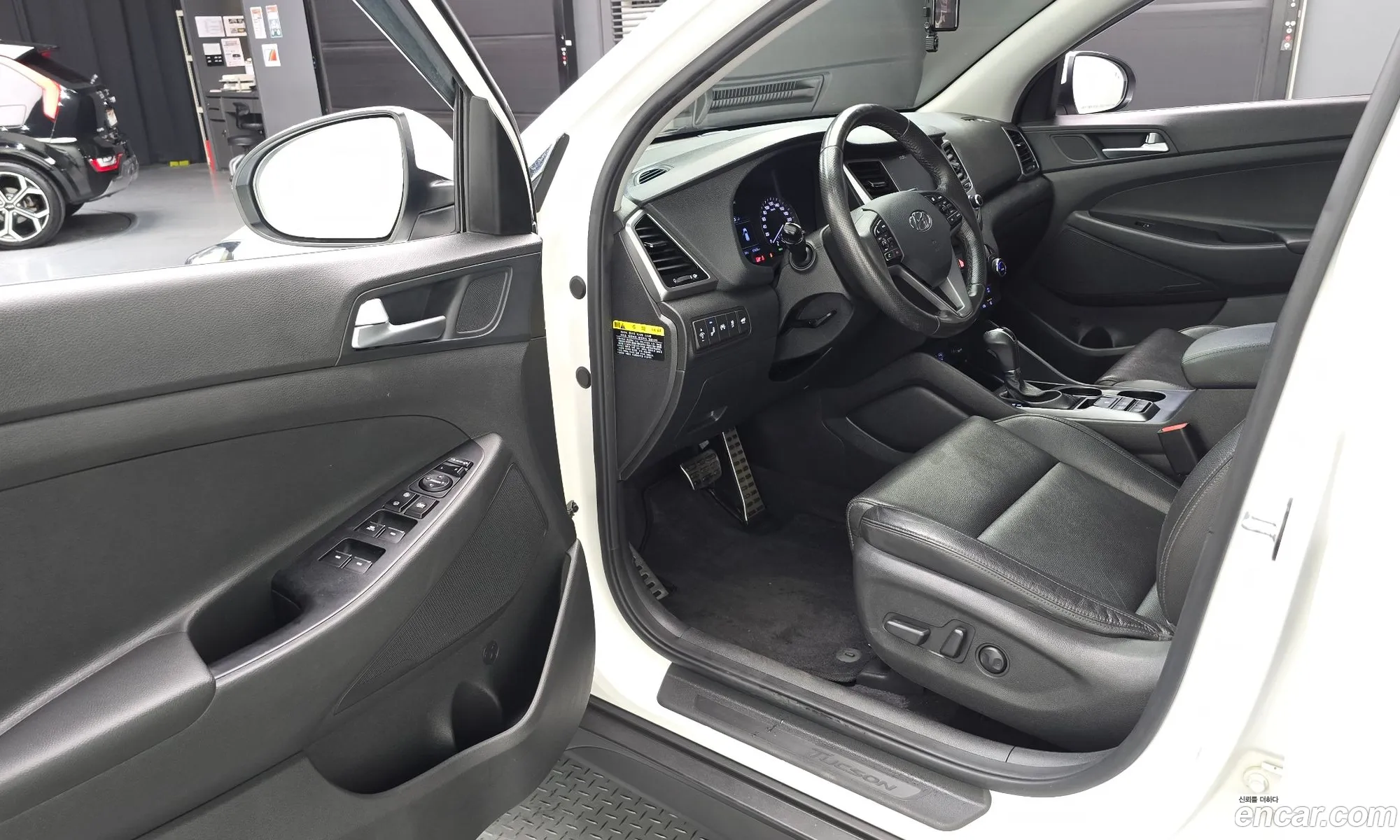 Hyundai Tucson 2017 KMHJ381ABJU552113 — 17