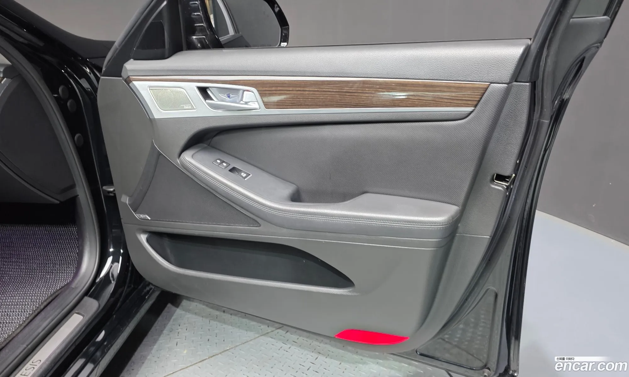 Genesis G80 2016 KMHGM41DDHU200095 — 26