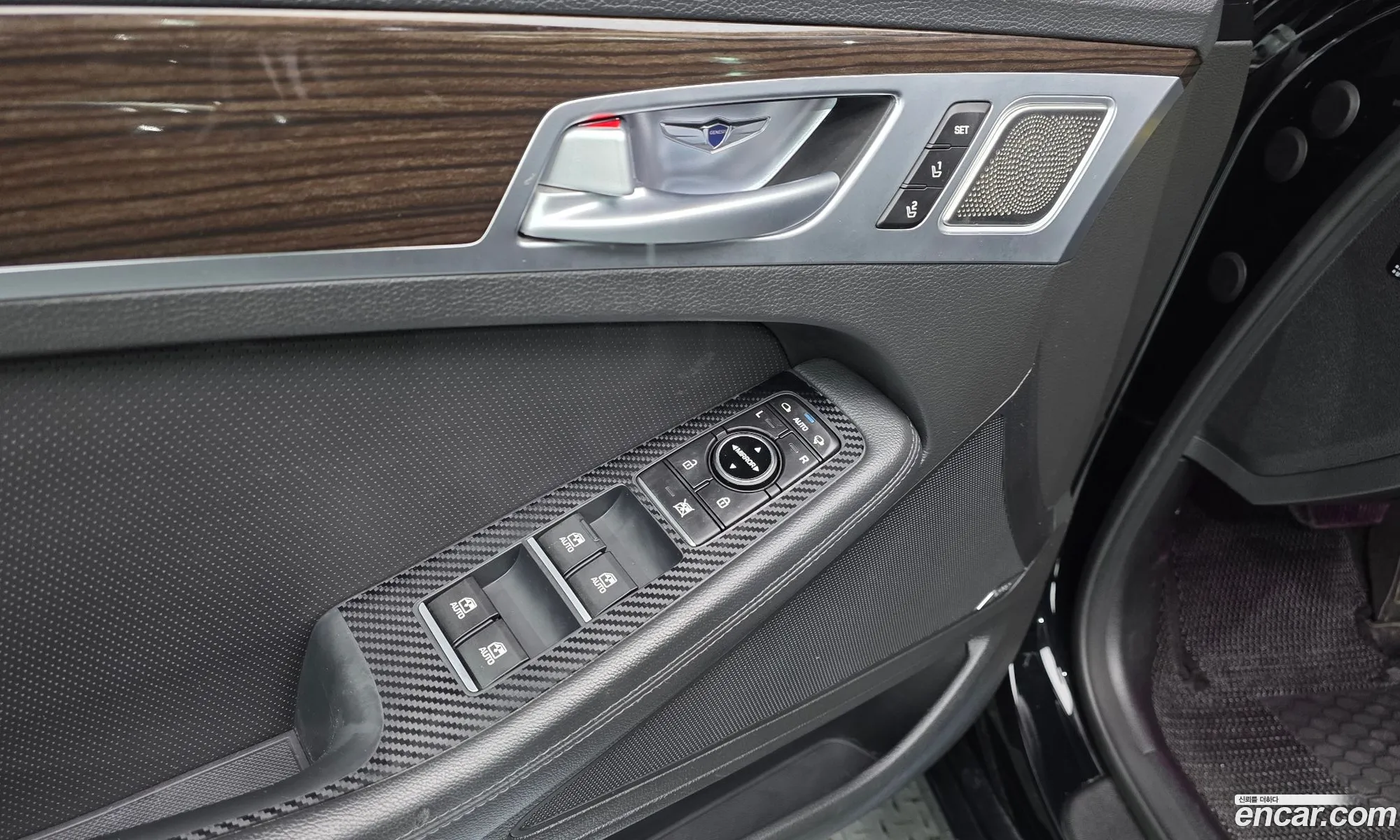 Genesis G80 2016 KMHGM41DDHU200095 — 33