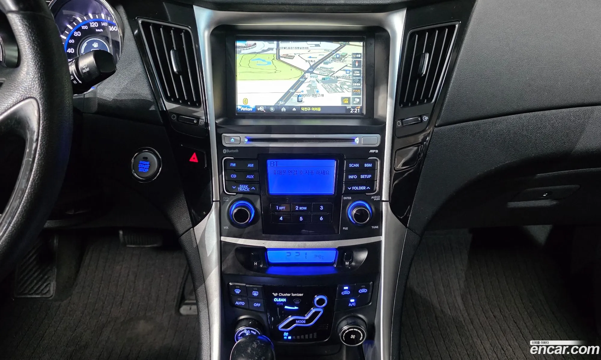 Hyundai YF Sonata 2010 KMHEC41MBAA118955 — 16