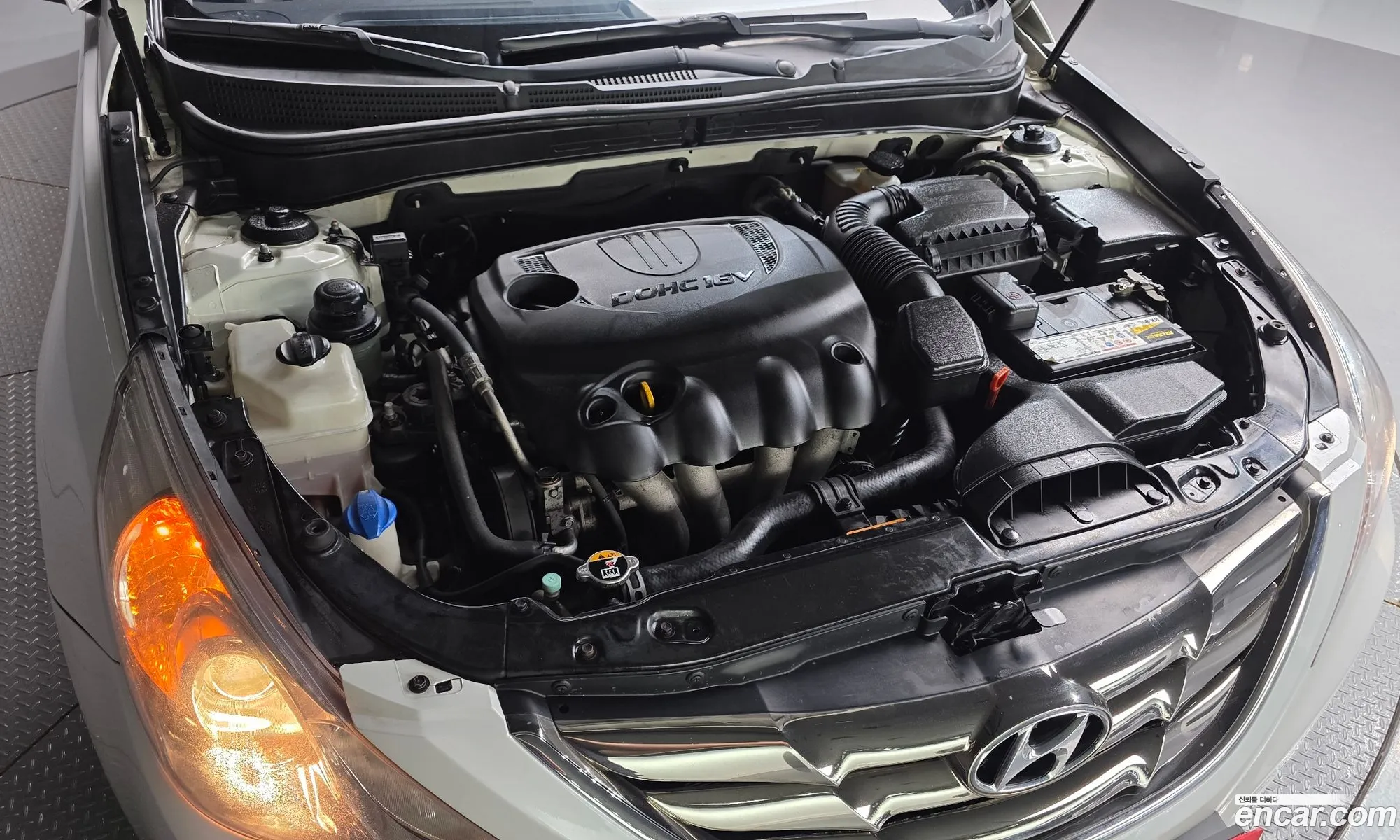 Hyundai YF Sonata 2010 KMHEC41MBAA118955 — 10