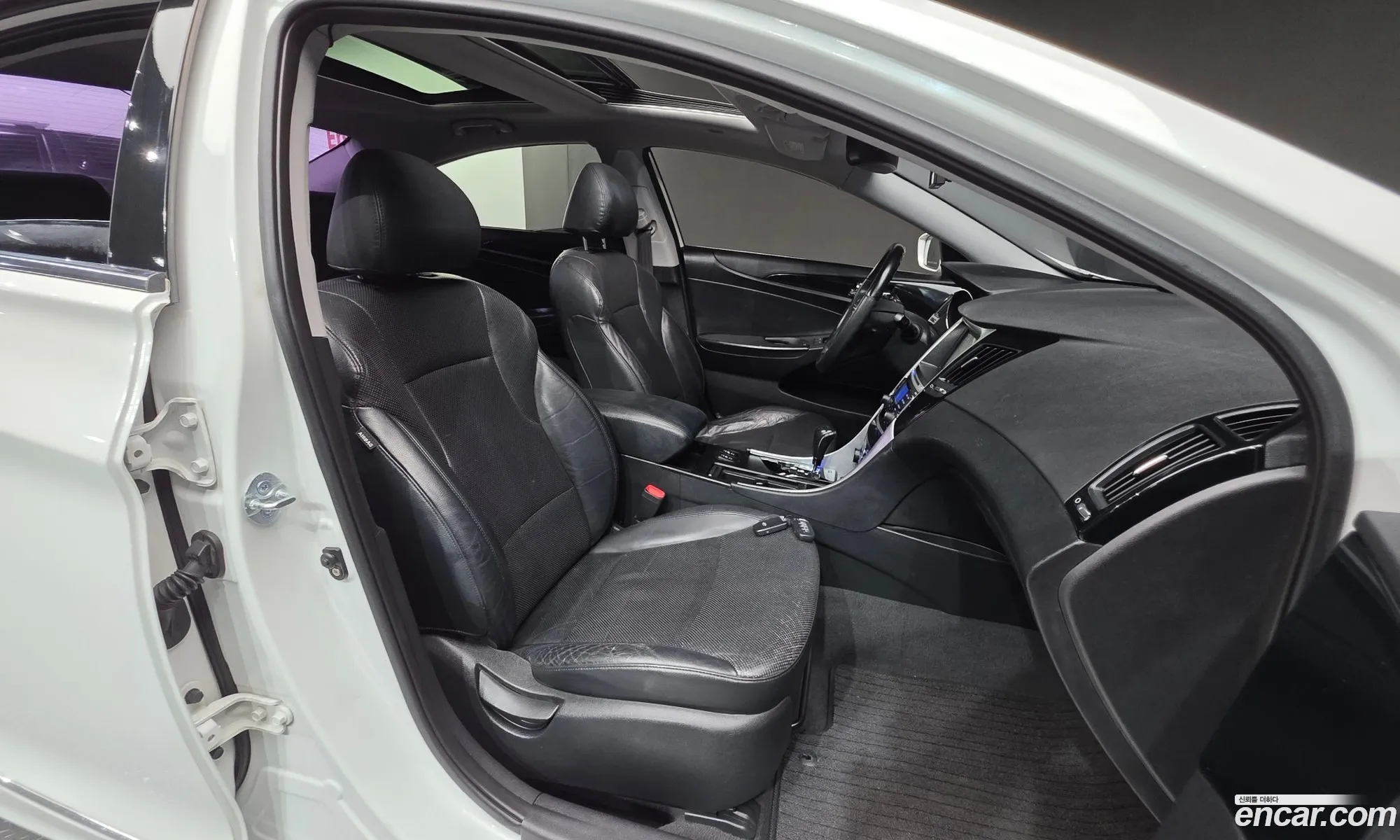 Hyundai YF Sonata 2010 KMHEC41MBAA118955 — 14