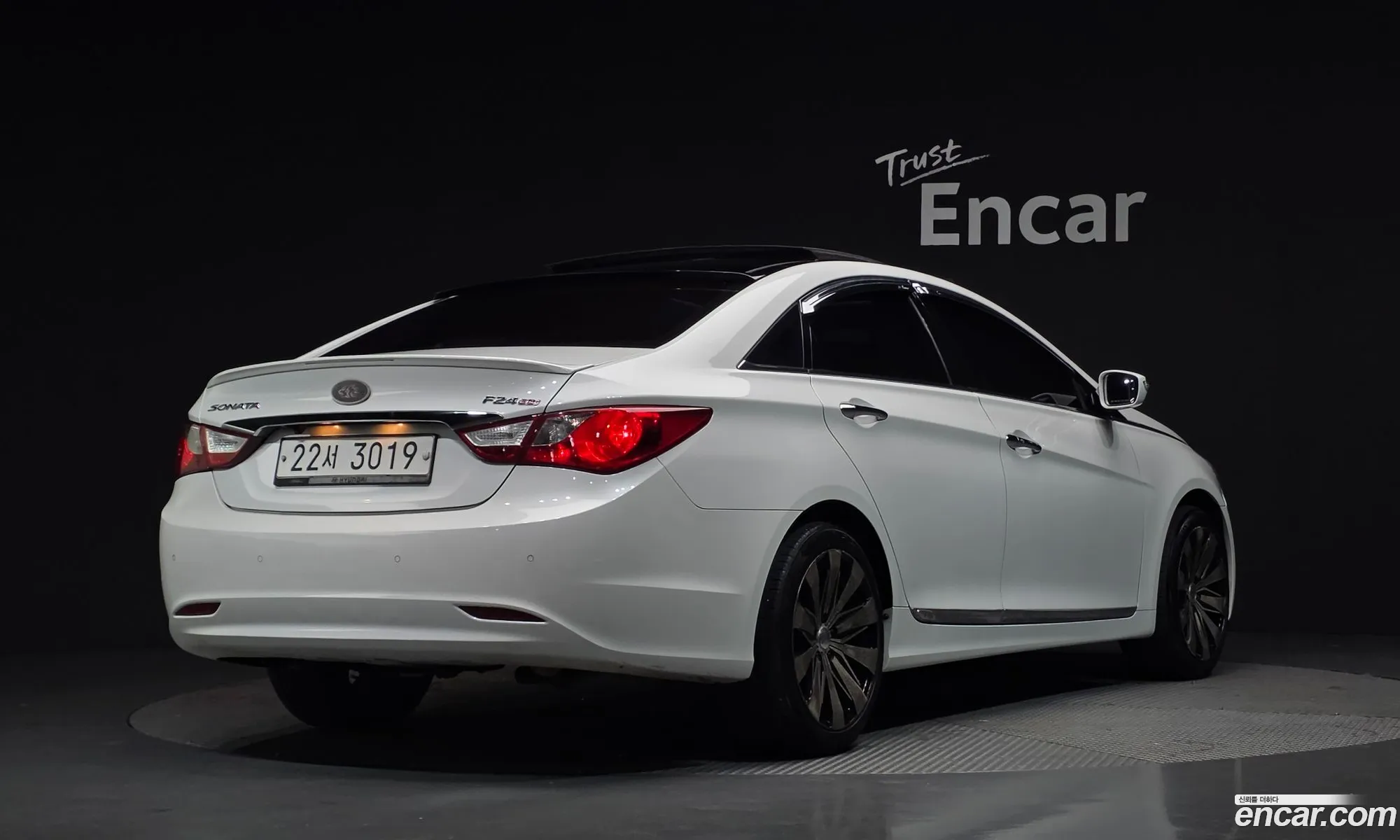 Hyundai YF Sonata 2010 KMHEC41MBAA118955 — 19