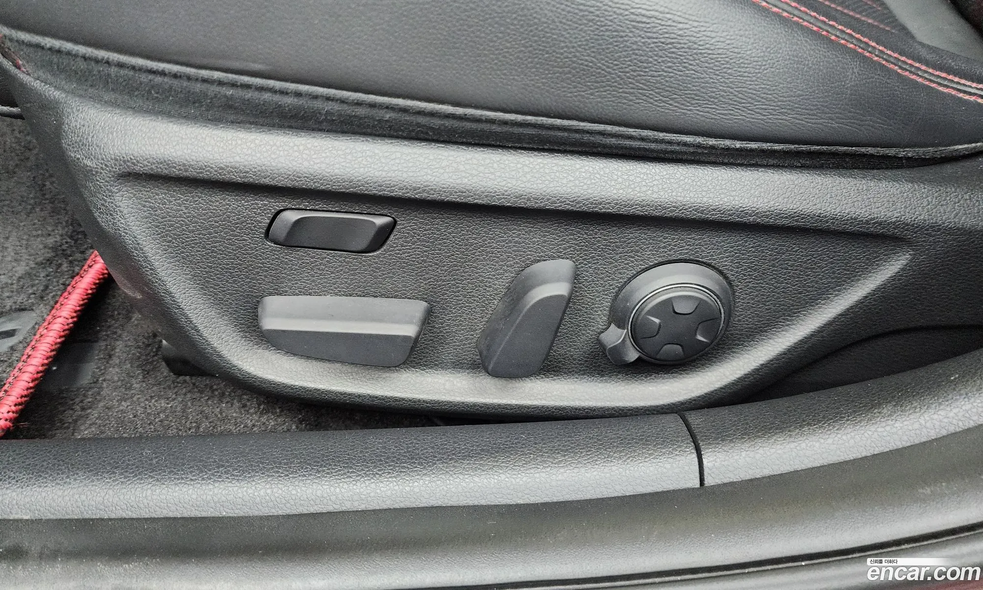 Genesis G70 2019 KMTG341ADKU047442 — 34