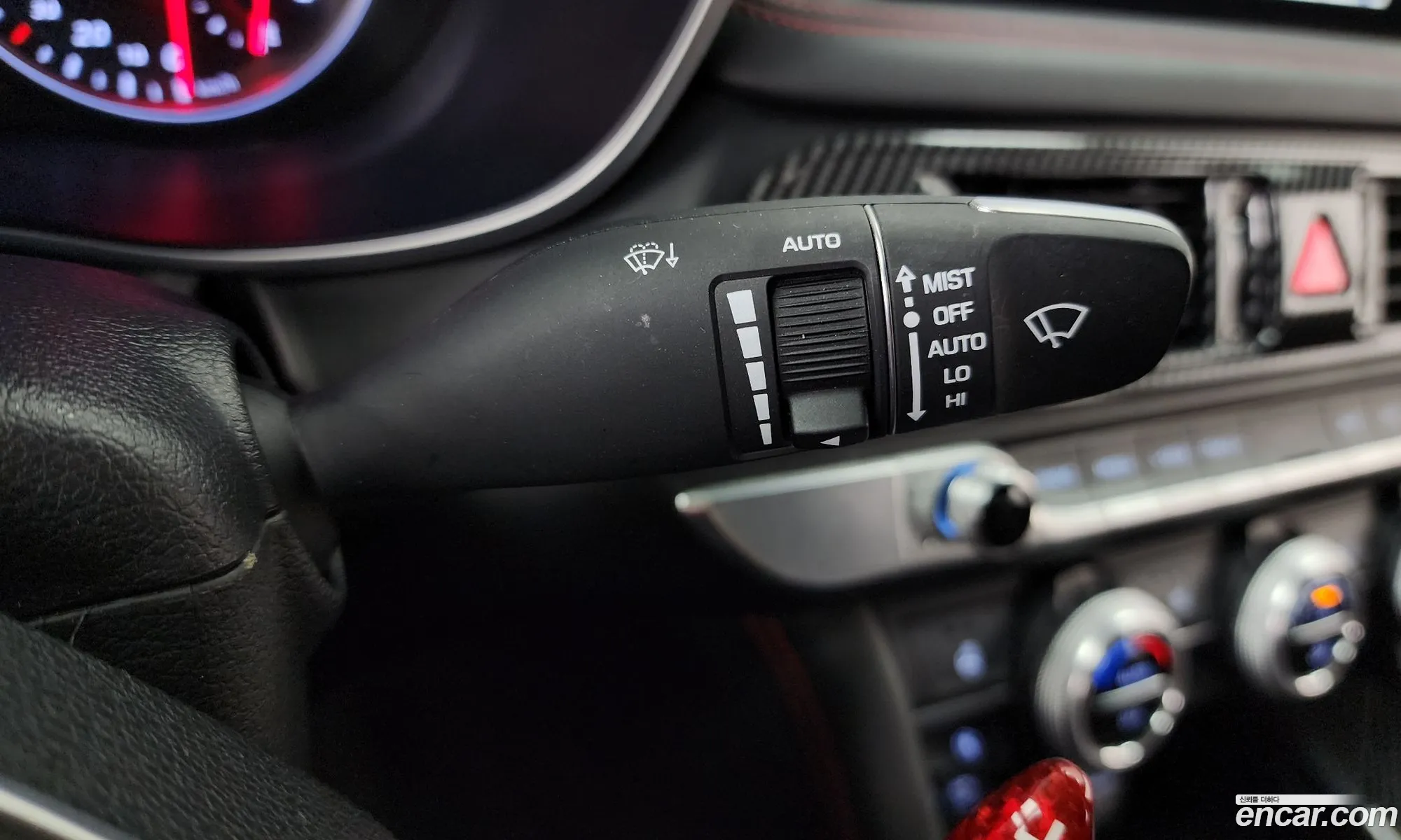 Genesis G70 2019 KMTG341ADKU047442 — 29