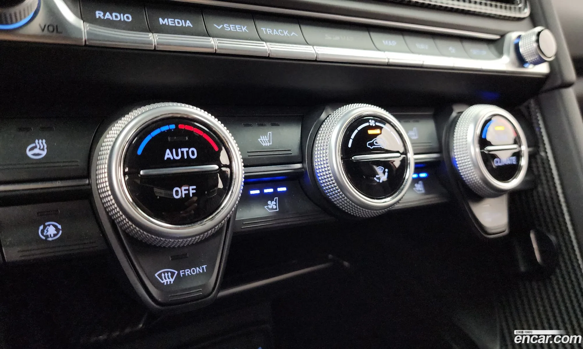 Genesis G70 2019 KMTG341ADKU047442 — 26