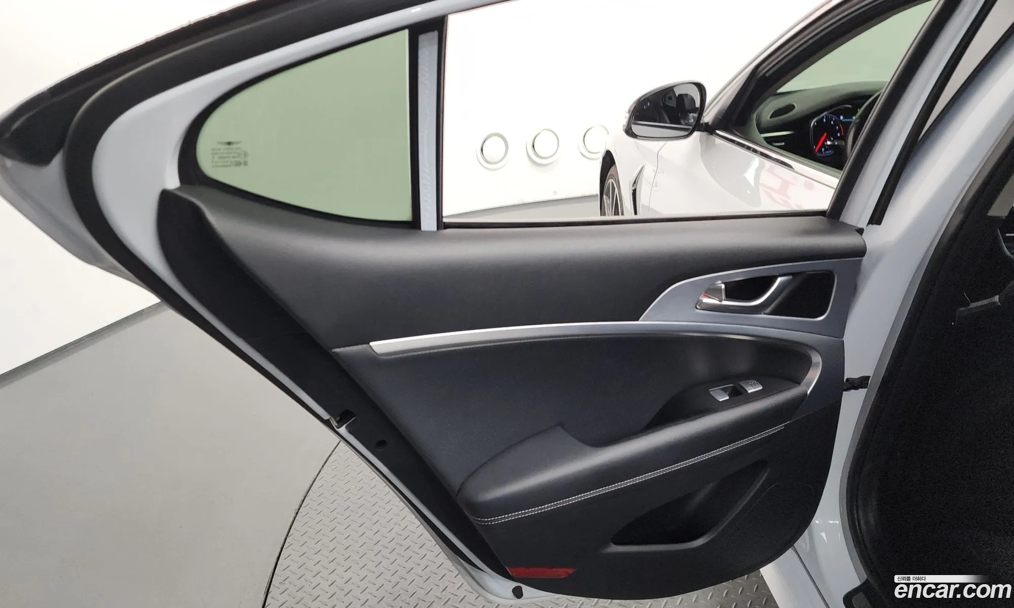 Genesis G70 2018 — 11