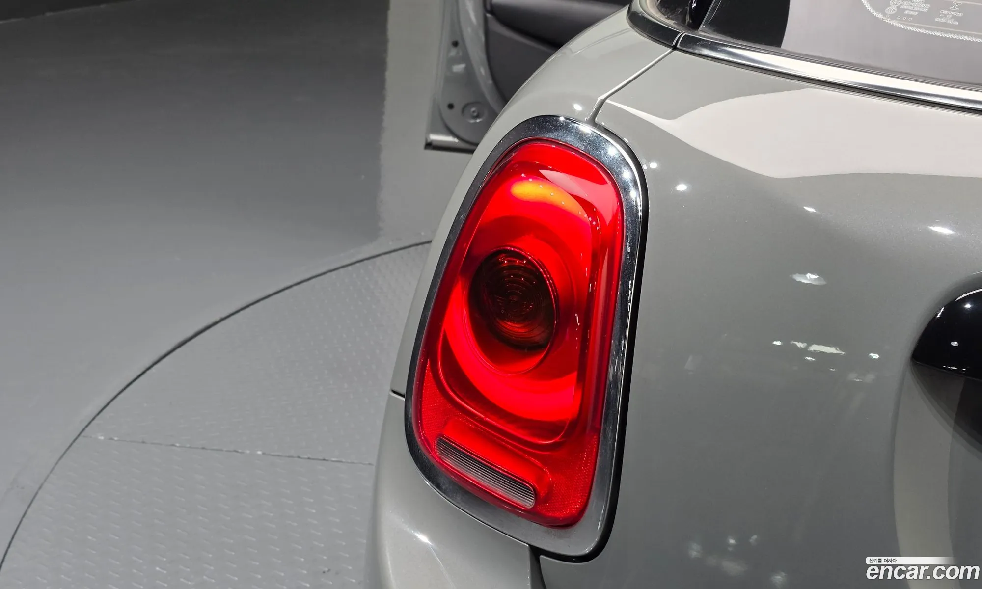 Mini Cooper 2017 WMWXU1104J2H04036 — 2