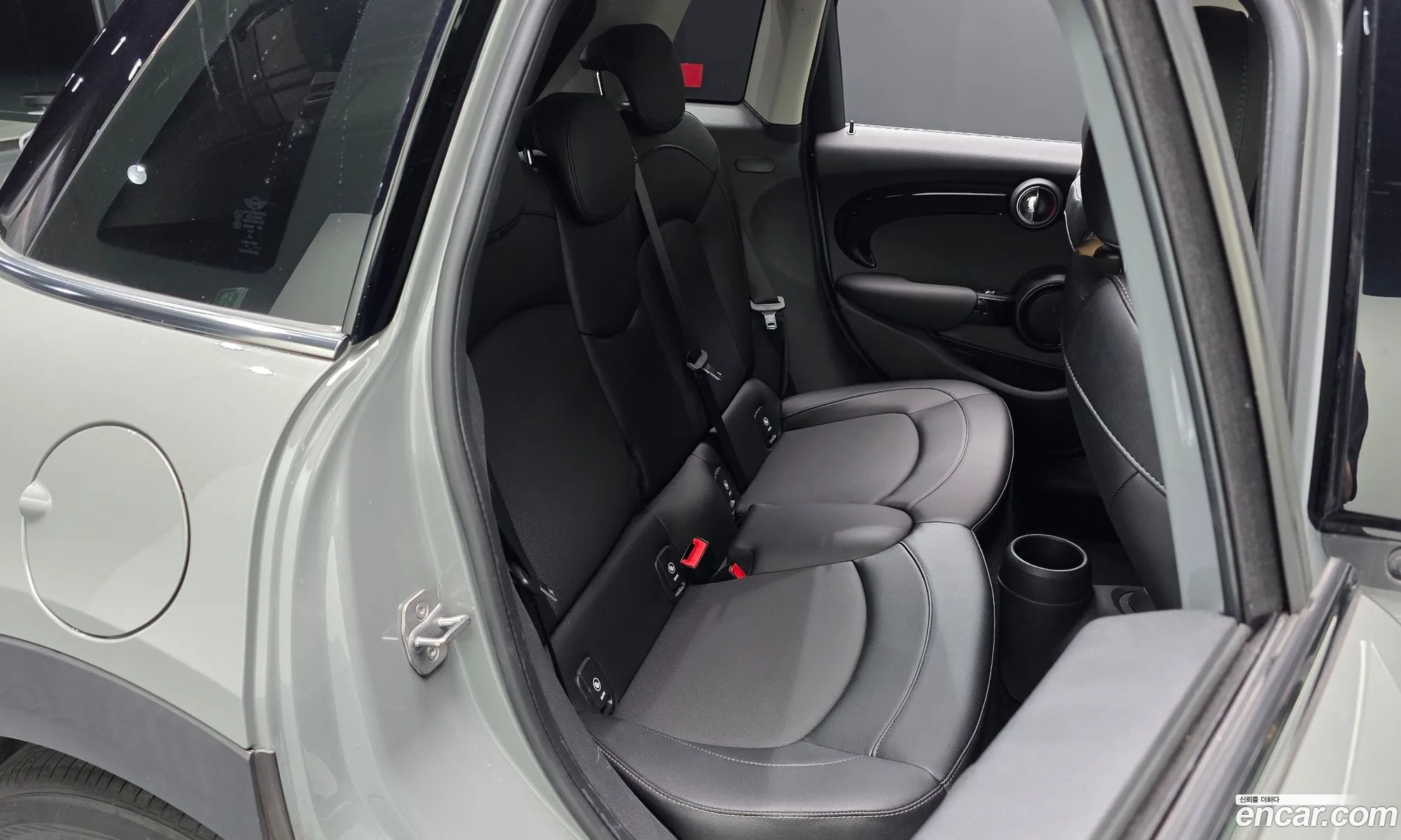 Mini Cooper 2017 WMWXU1104J2H04036 — 33