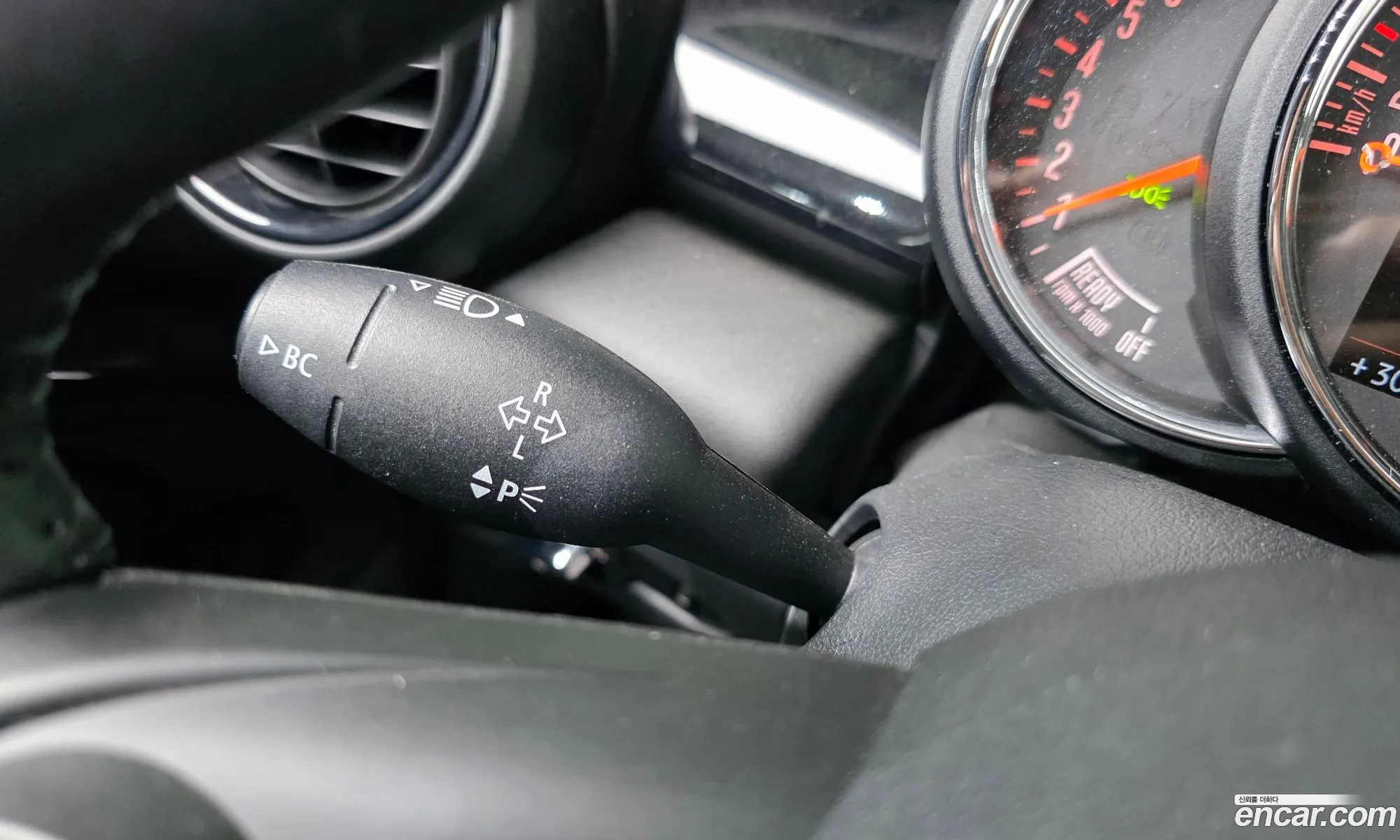 Mini Cooper 2017 WMWXU1104J2H04036 — 17