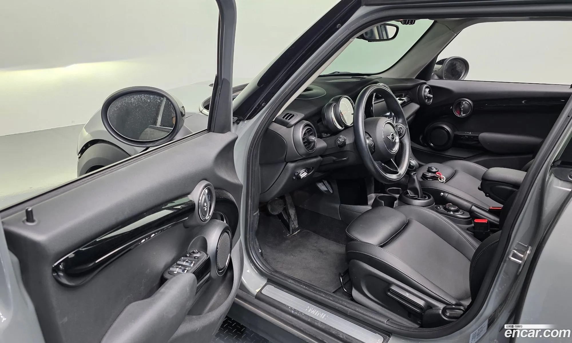 Mini Cooper 2017 WMWXU1104J2H04036 — 25