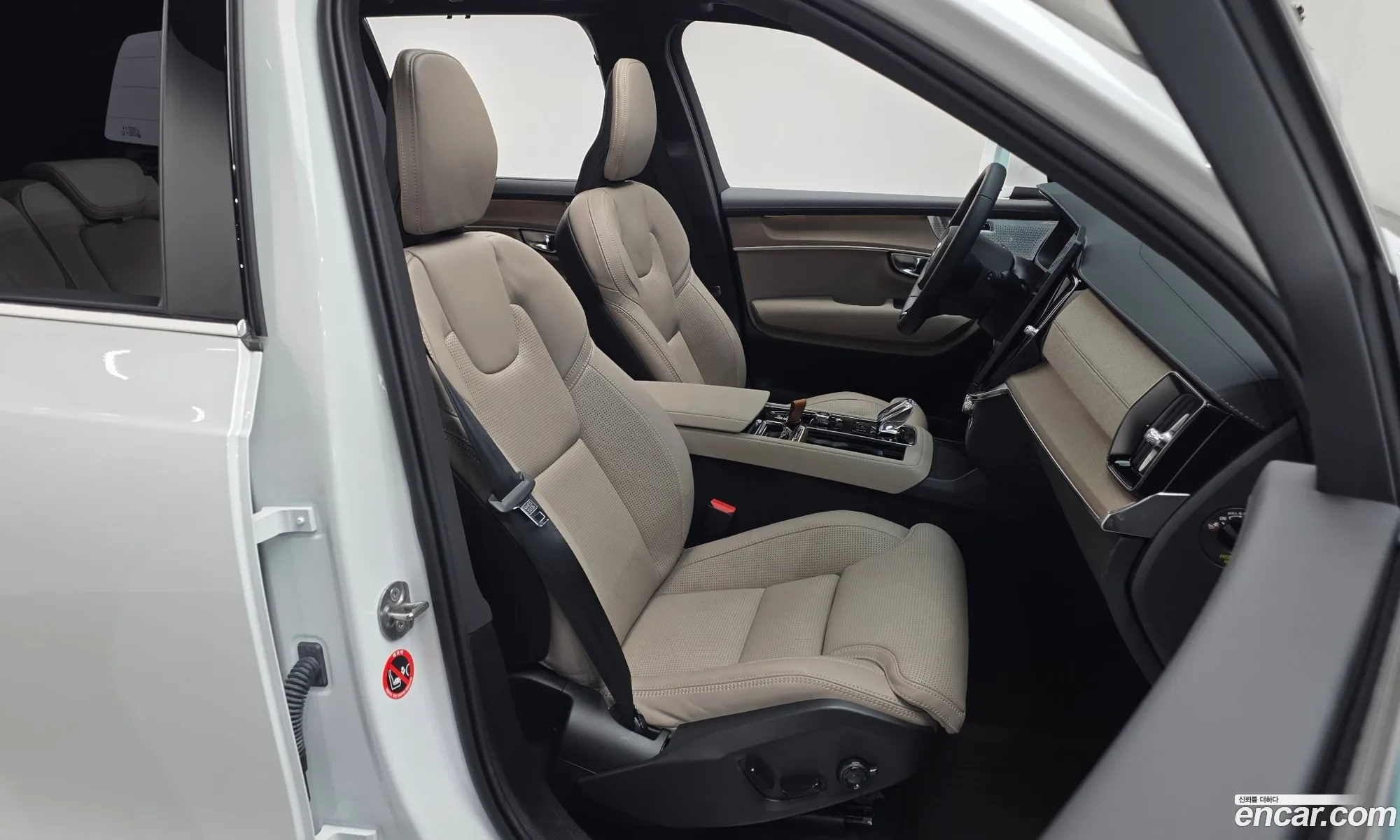 Volvo XC90 2025 YV1LF0623T1451159 — 9