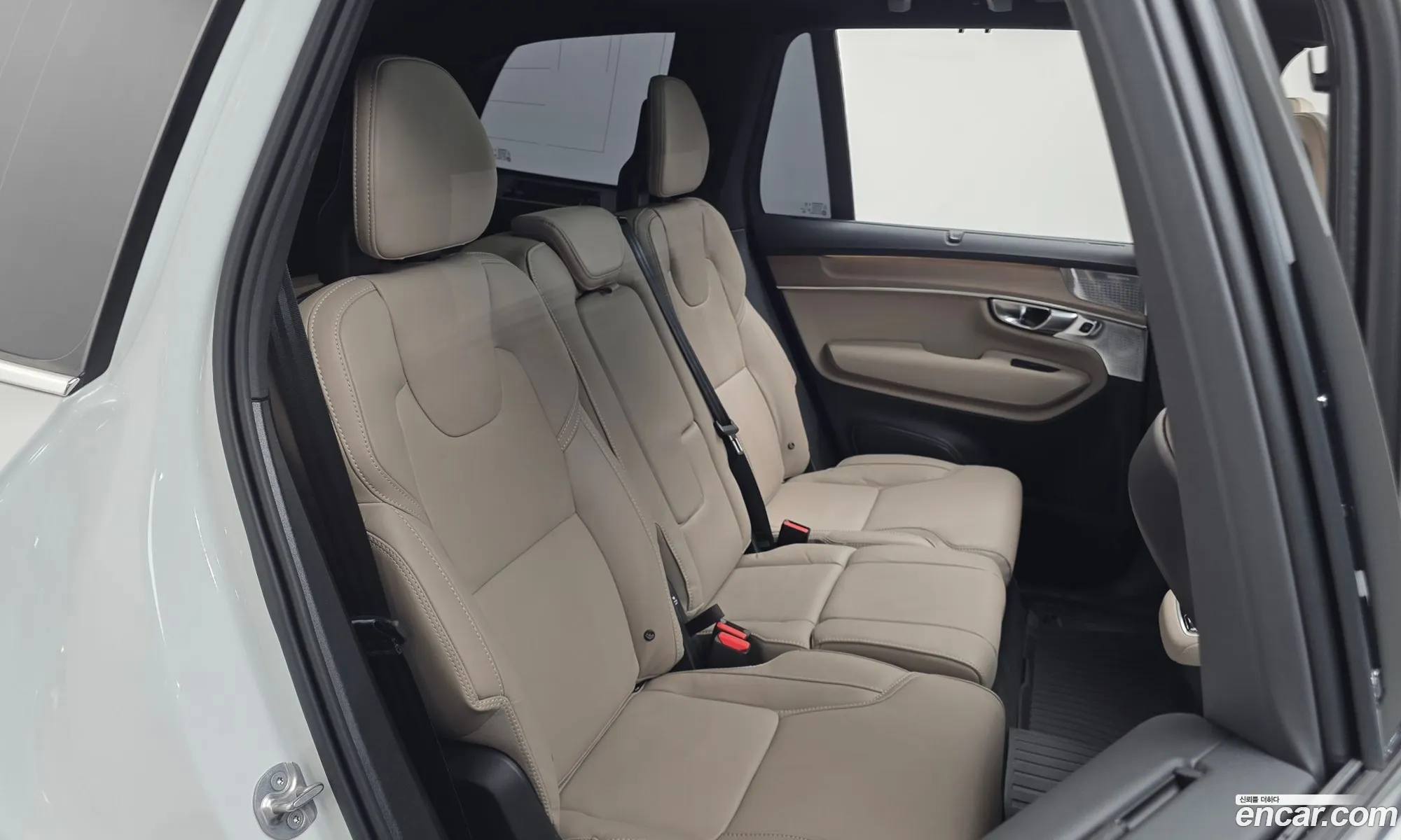 Volvo XC90 2025 YV1LF0623T1451159 — 4