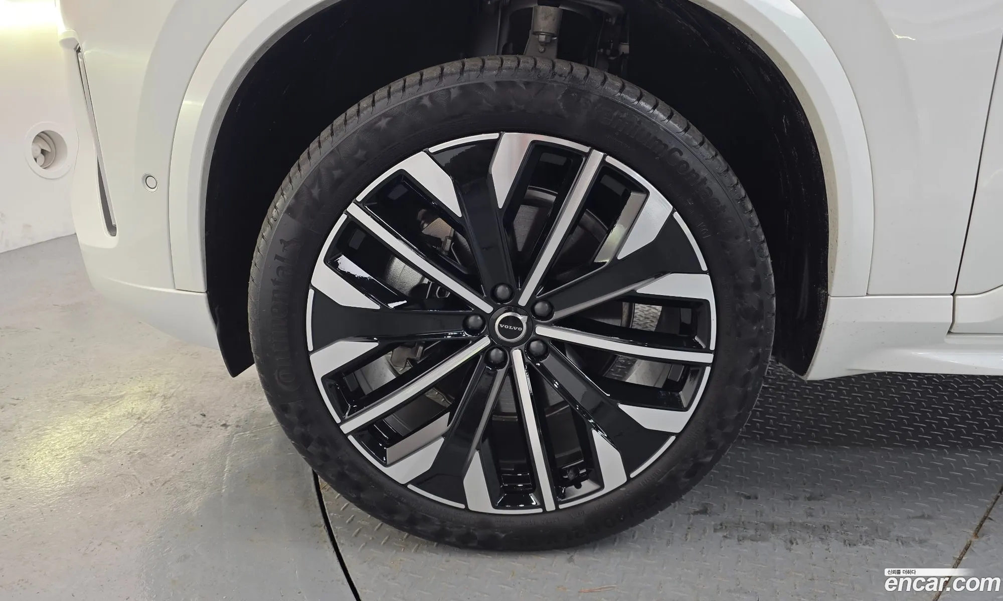 Volvo XC90 2025 YV1LF0623T1451159 — 30