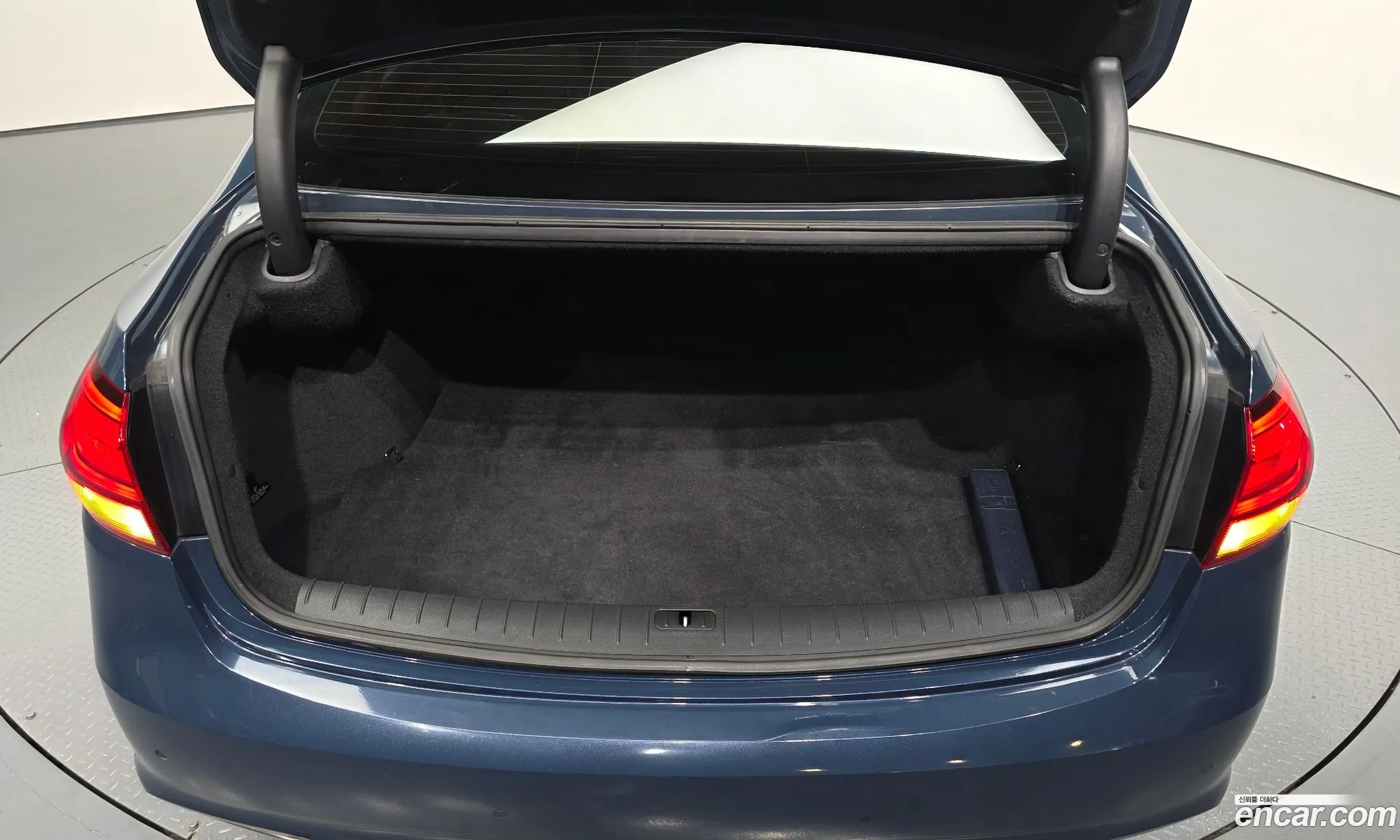 Hyundai Aslan 2015 — 12
