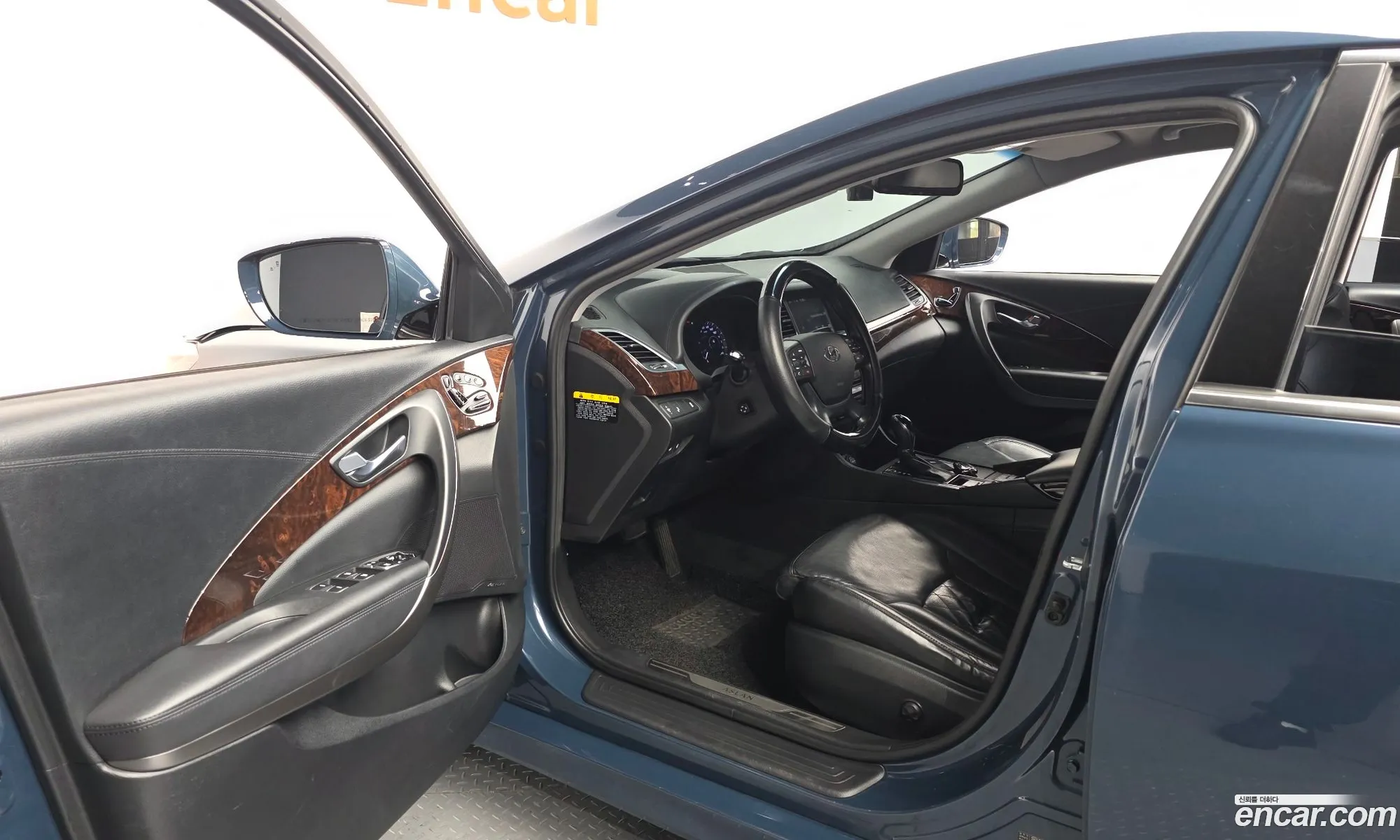 Hyundai Aslan 2015 — 26