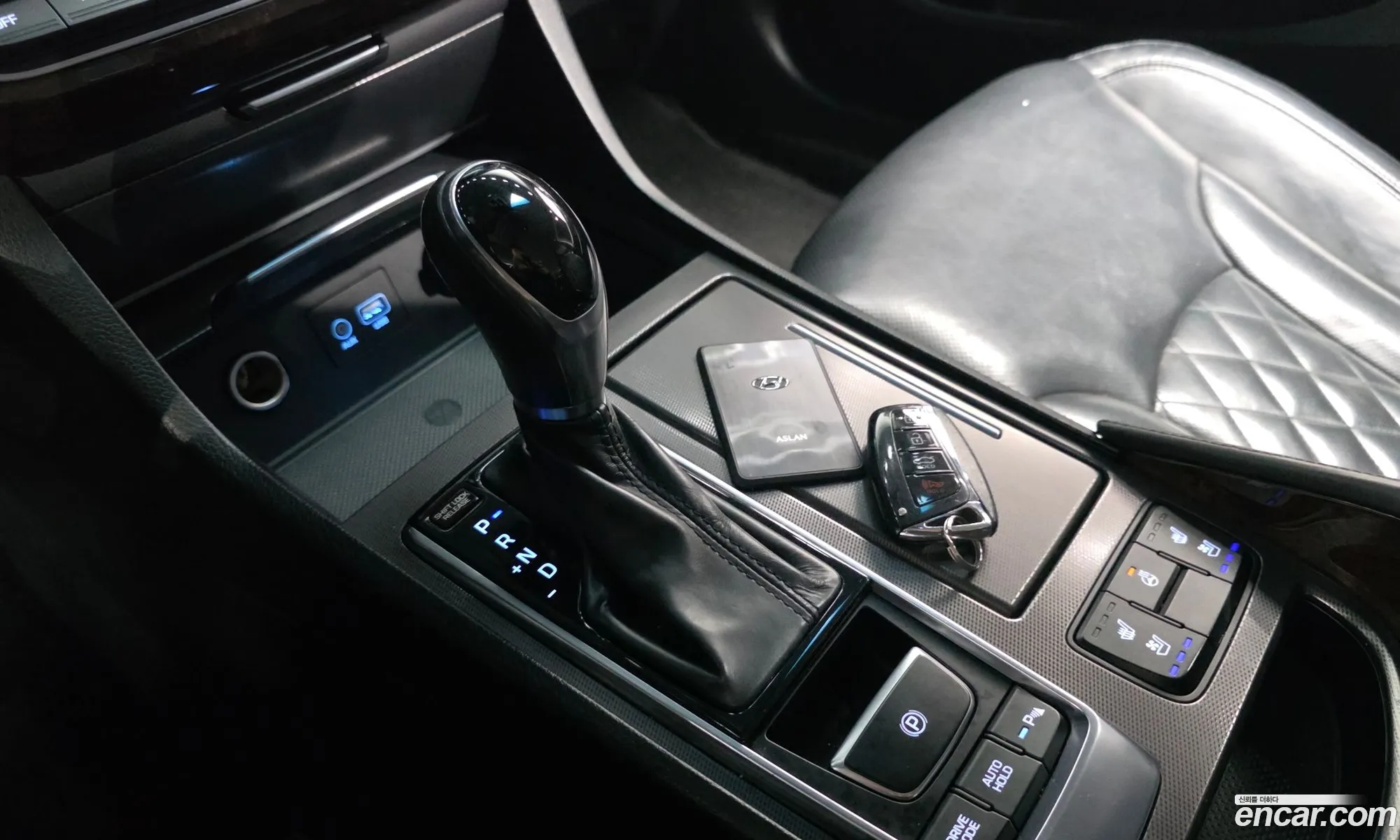 Hyundai Aslan 2015 — 27