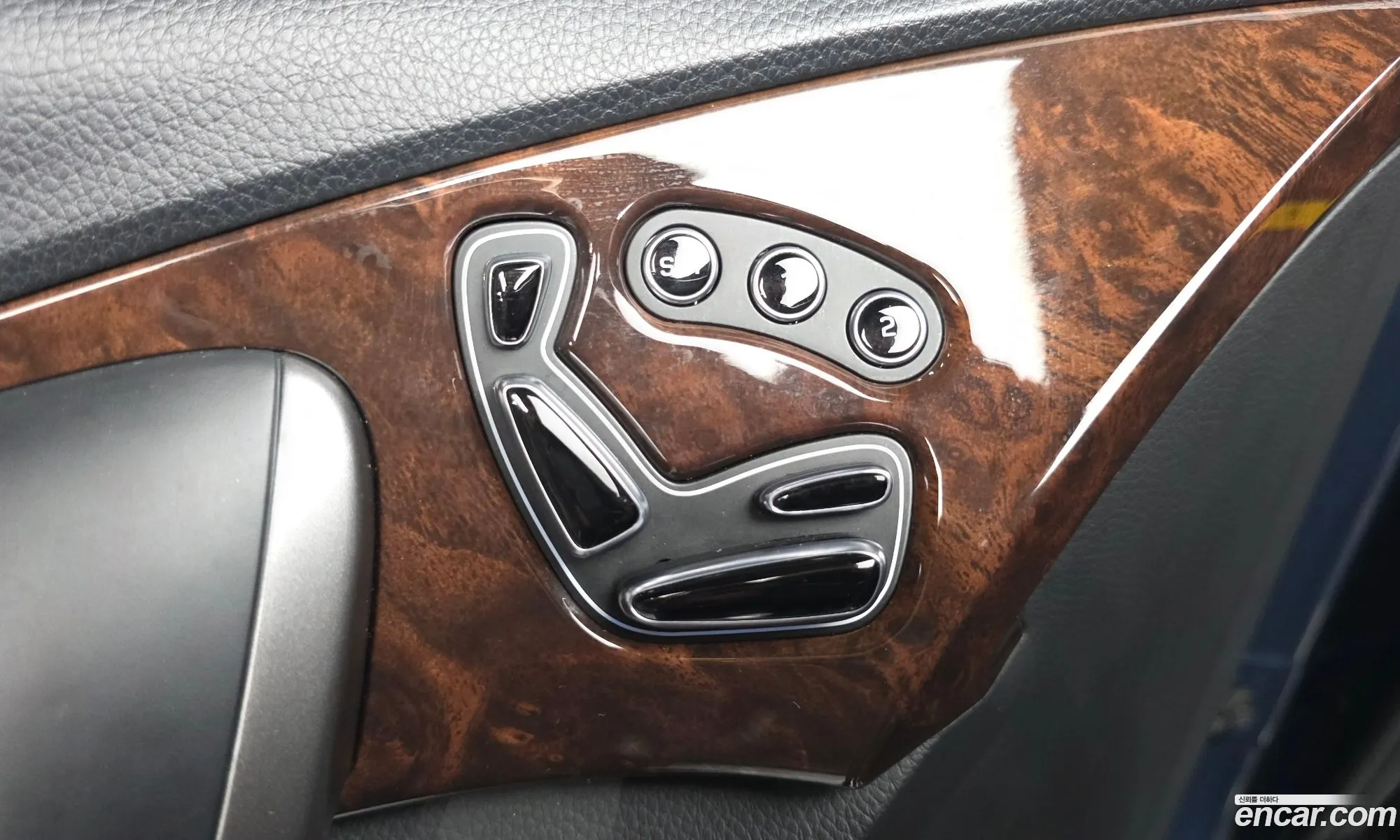 Hyundai Aslan 2015 — 17