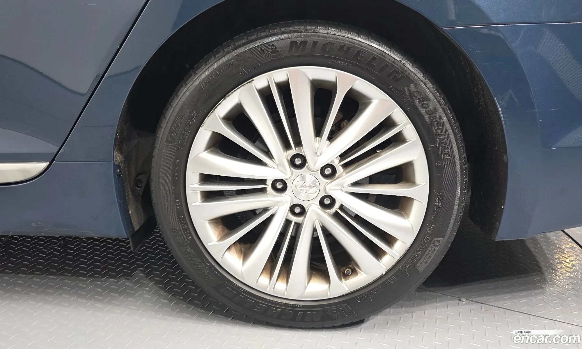 Hyundai Aslan 2015 — 23