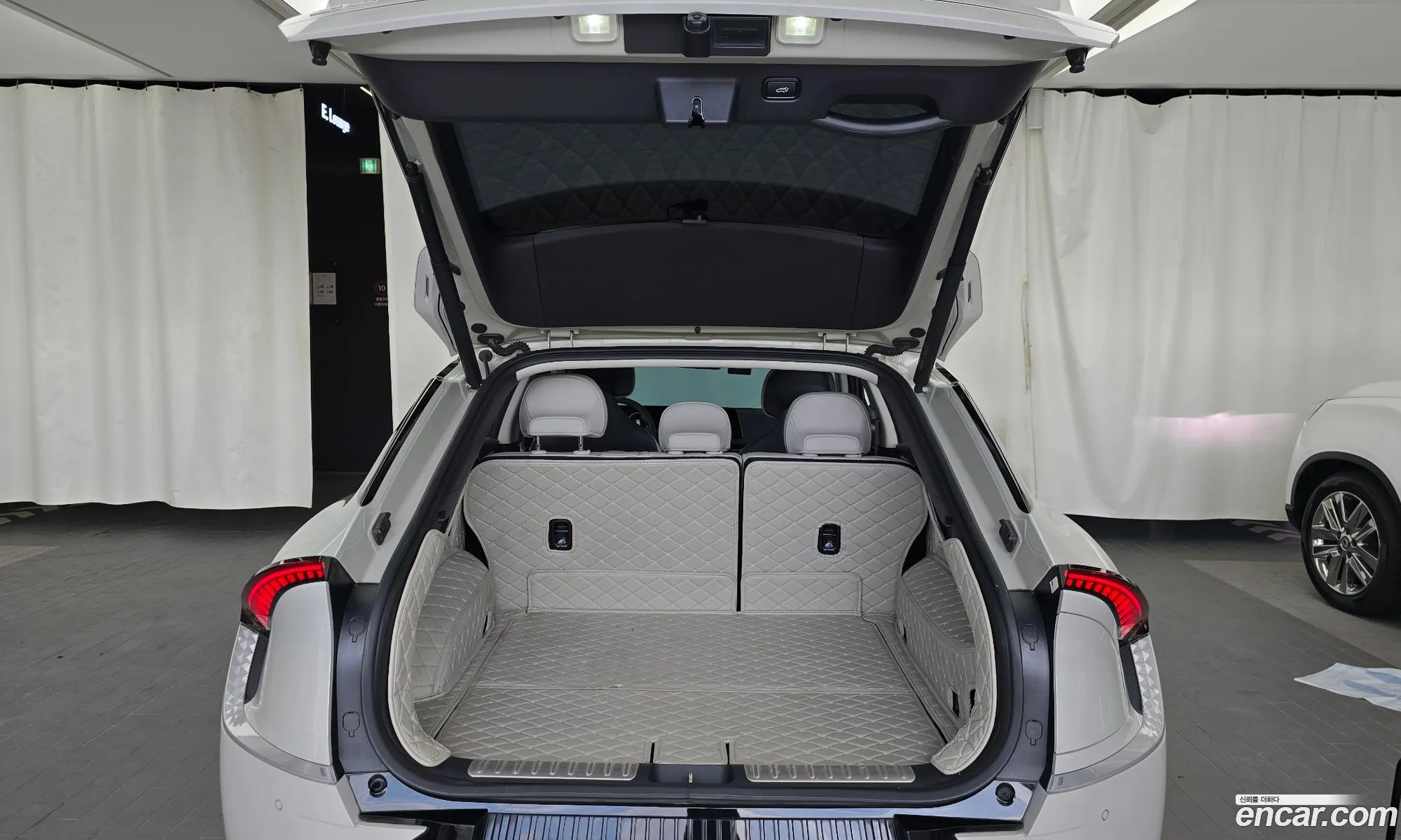 Kia EV6 2022 KNAC381AFNA067524 — 10