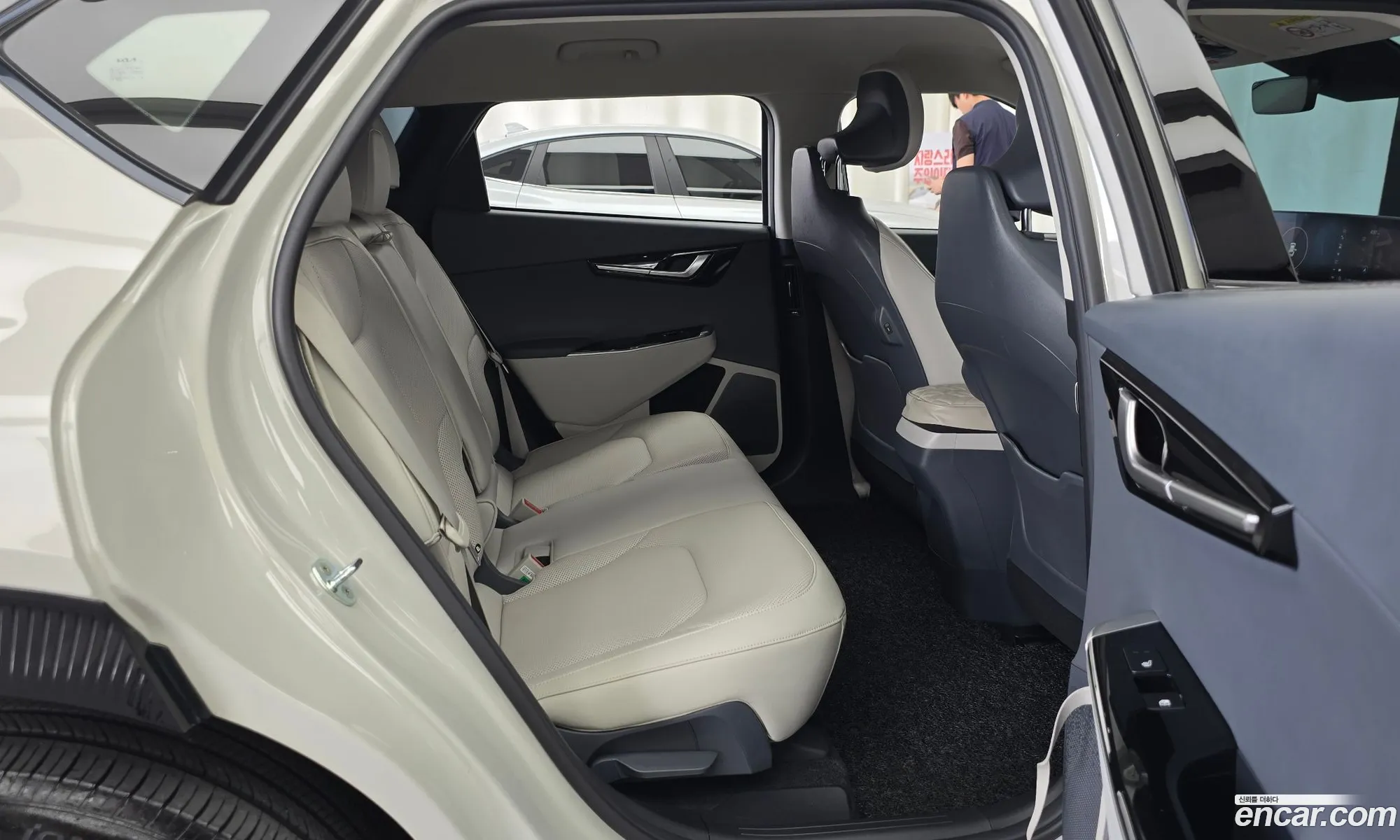Kia EV6 2022 KNAC381AFNA067524 — 9