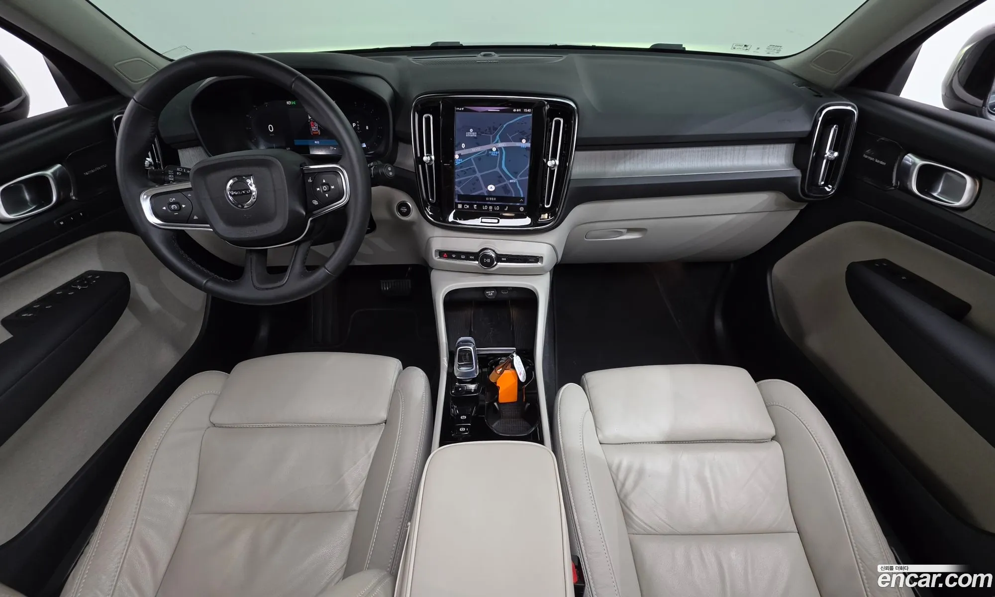 Volvo XC40 2023 — 12
