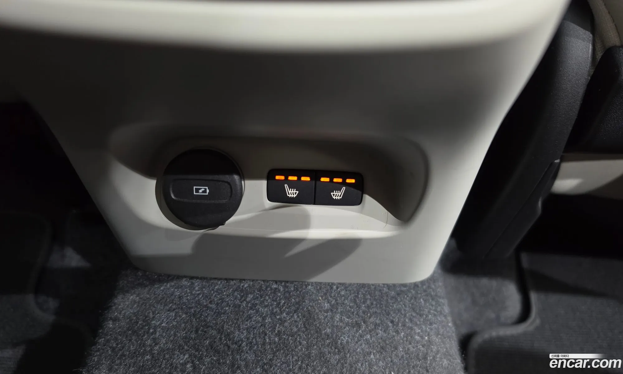 Volvo XC40 2023 — 17