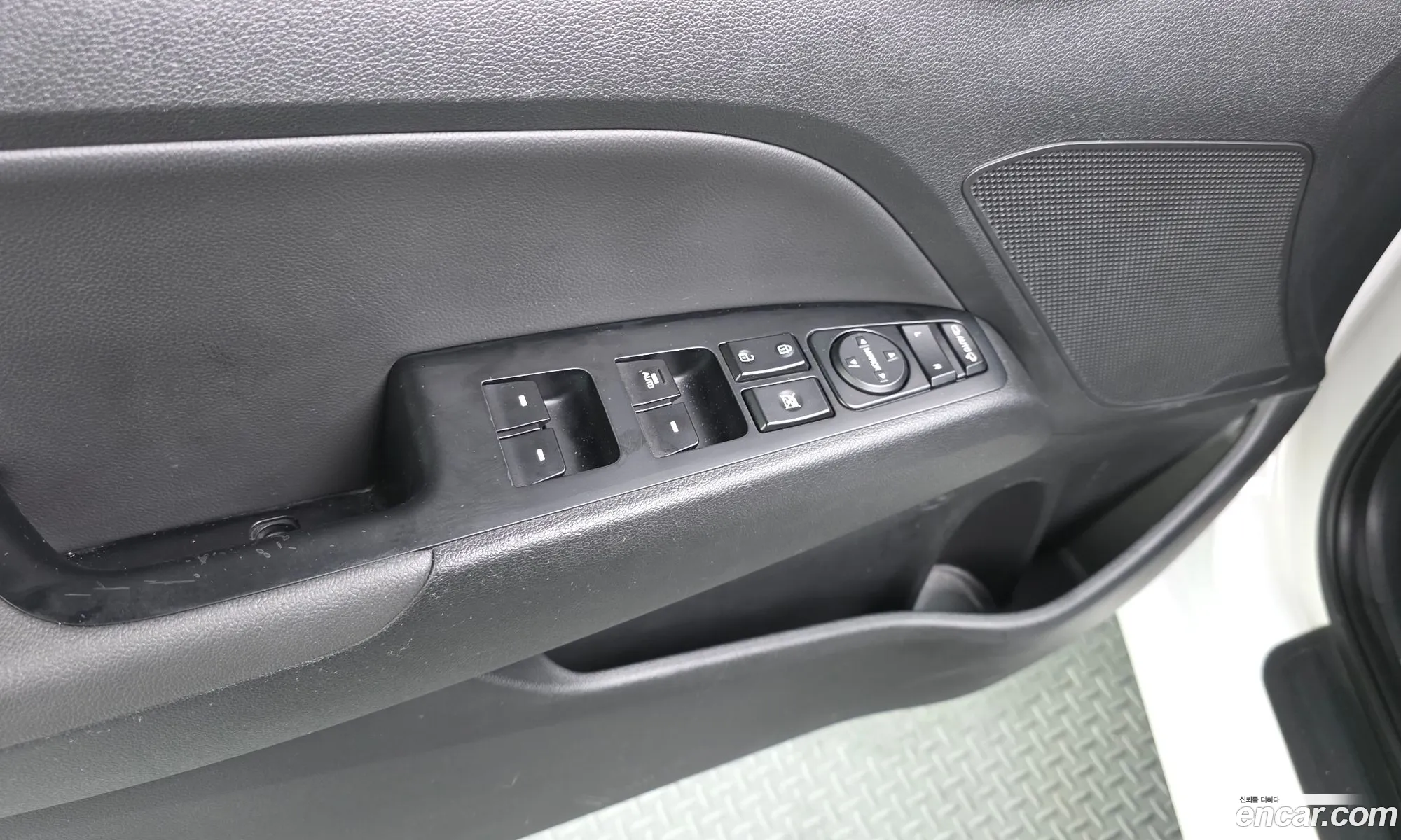 Hyundai Elantra AD 2015 KMHD841DBGU026220 — 15