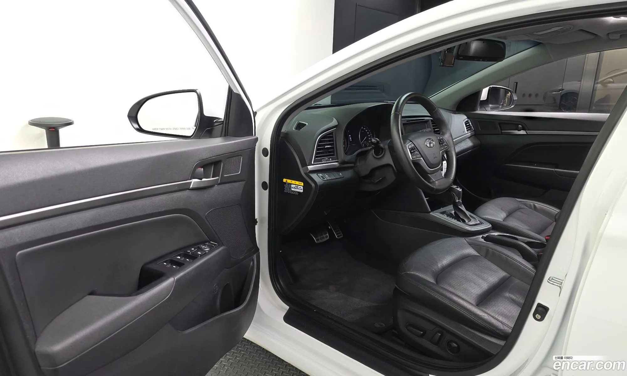 Hyundai Elantra AD 2015 KMHD841DBGU026220 — 30