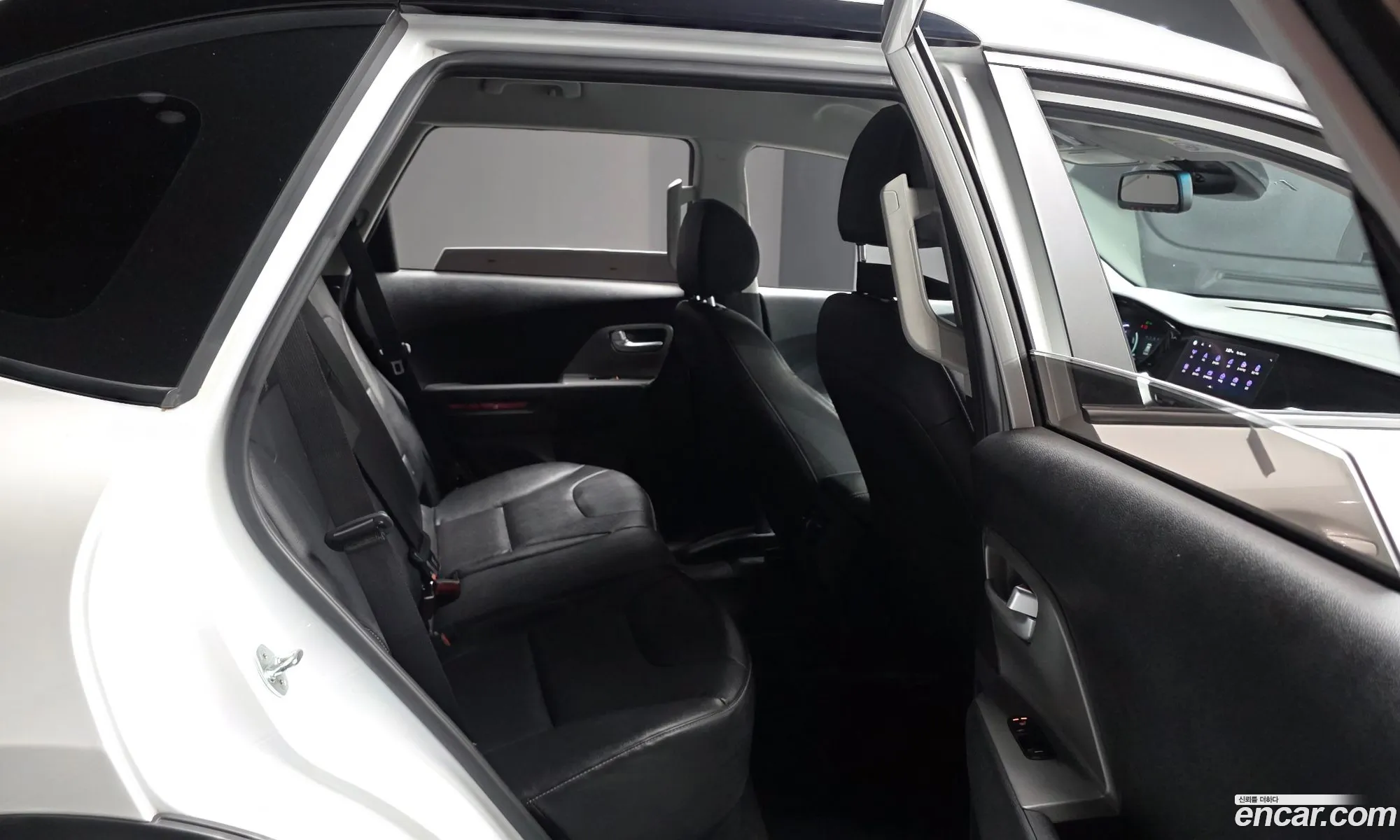 Kia Niro Plus 2022 — 3