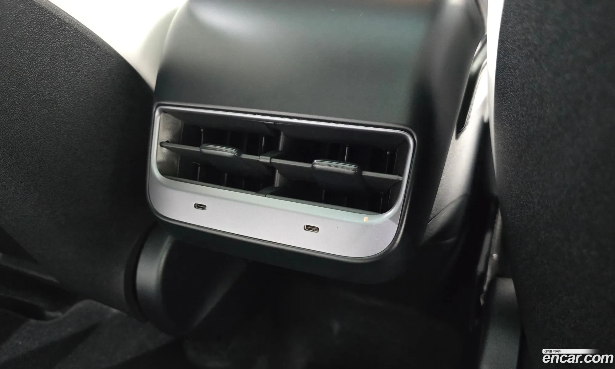 Tesla Model Y 2023 LRWYGCFS7RC176917 — 29