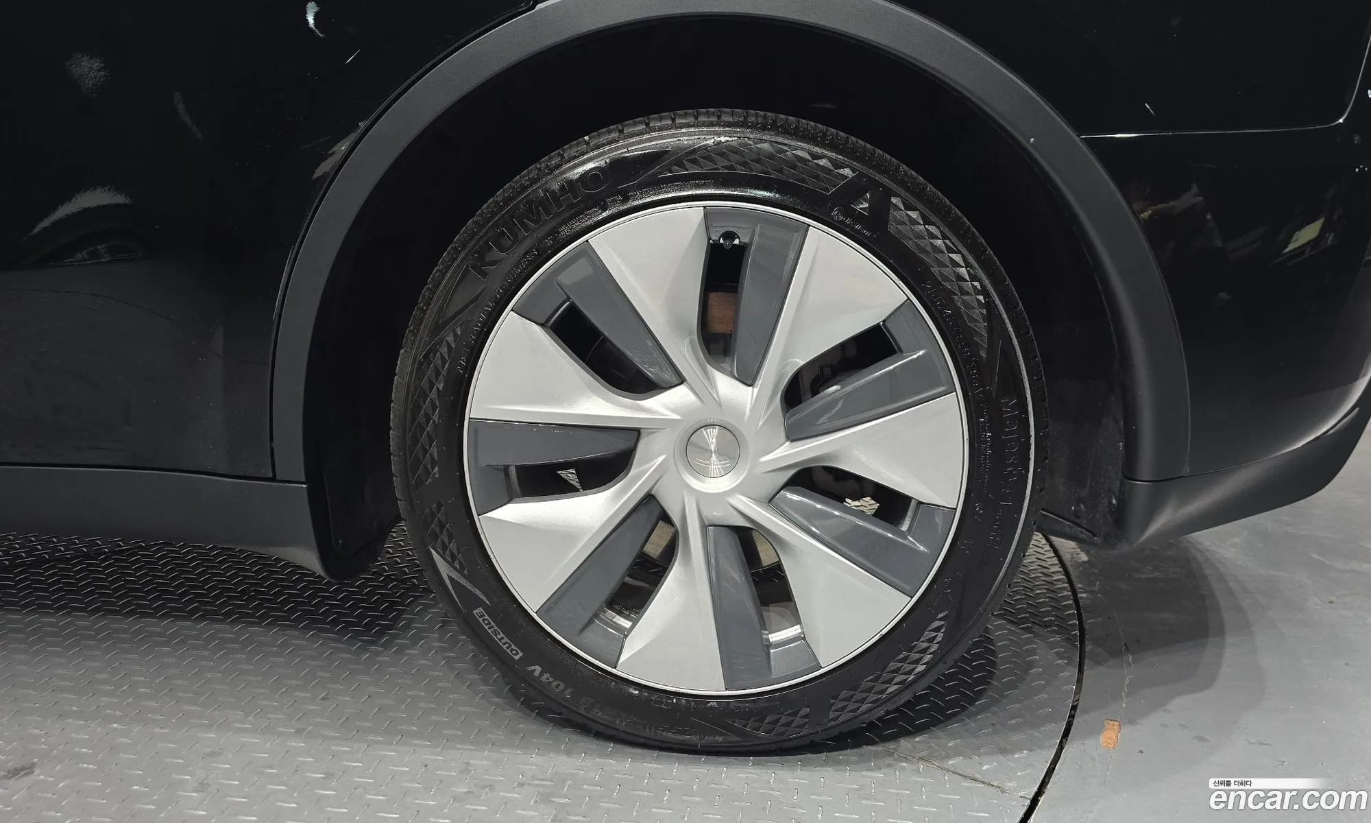 Tesla Model Y 2023 LRWYGCFS7RC176917 — 21