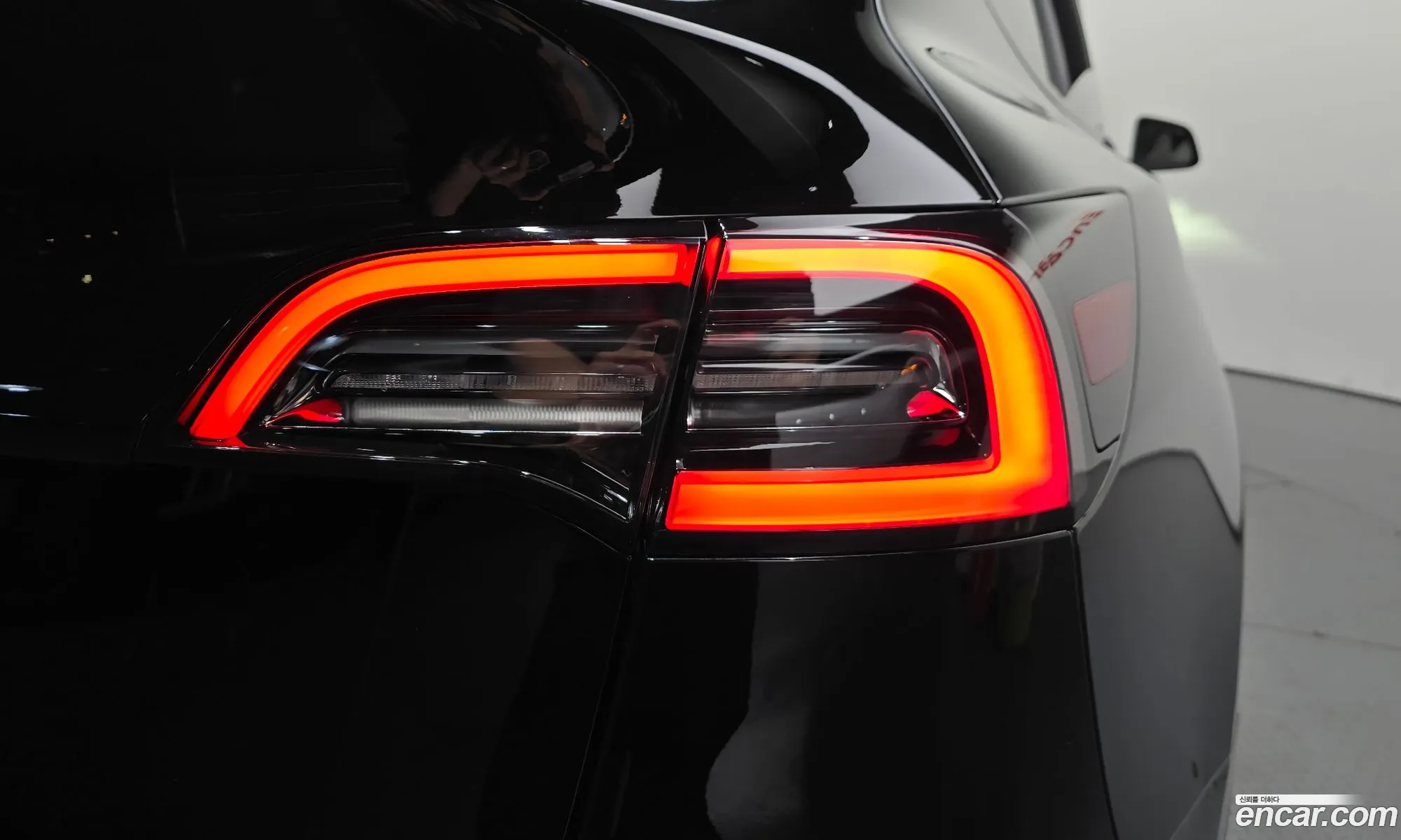 Tesla Model Y 2023 LRWYGCFS7RC176917 — 19