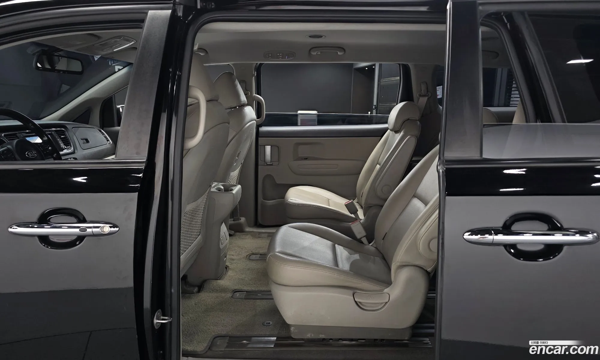 Kia Carnival 2018 KNAMB81ABJS423904 — 14