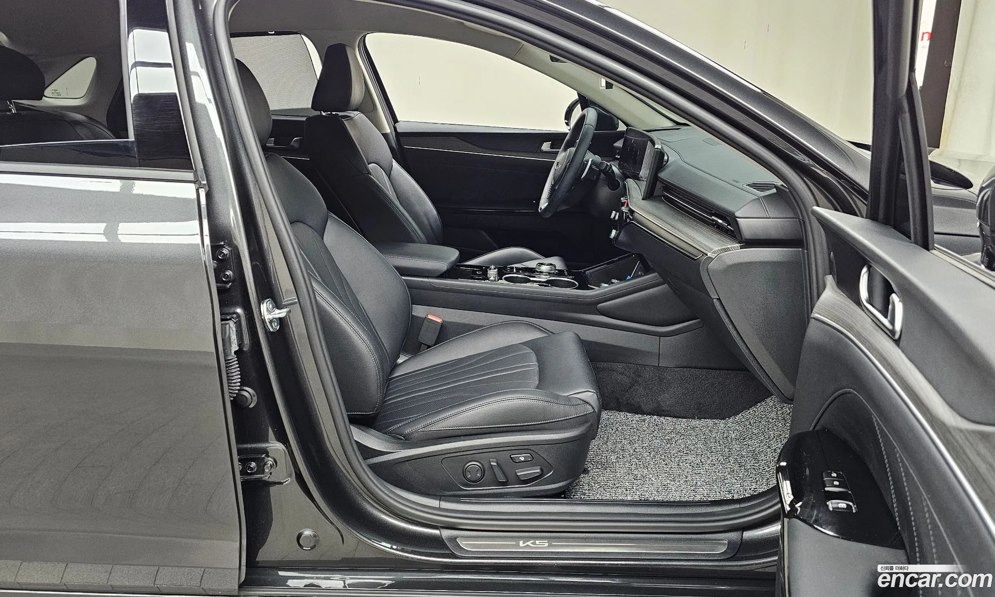 Kia K5 2025 KNAG541ABSA343578 — 11