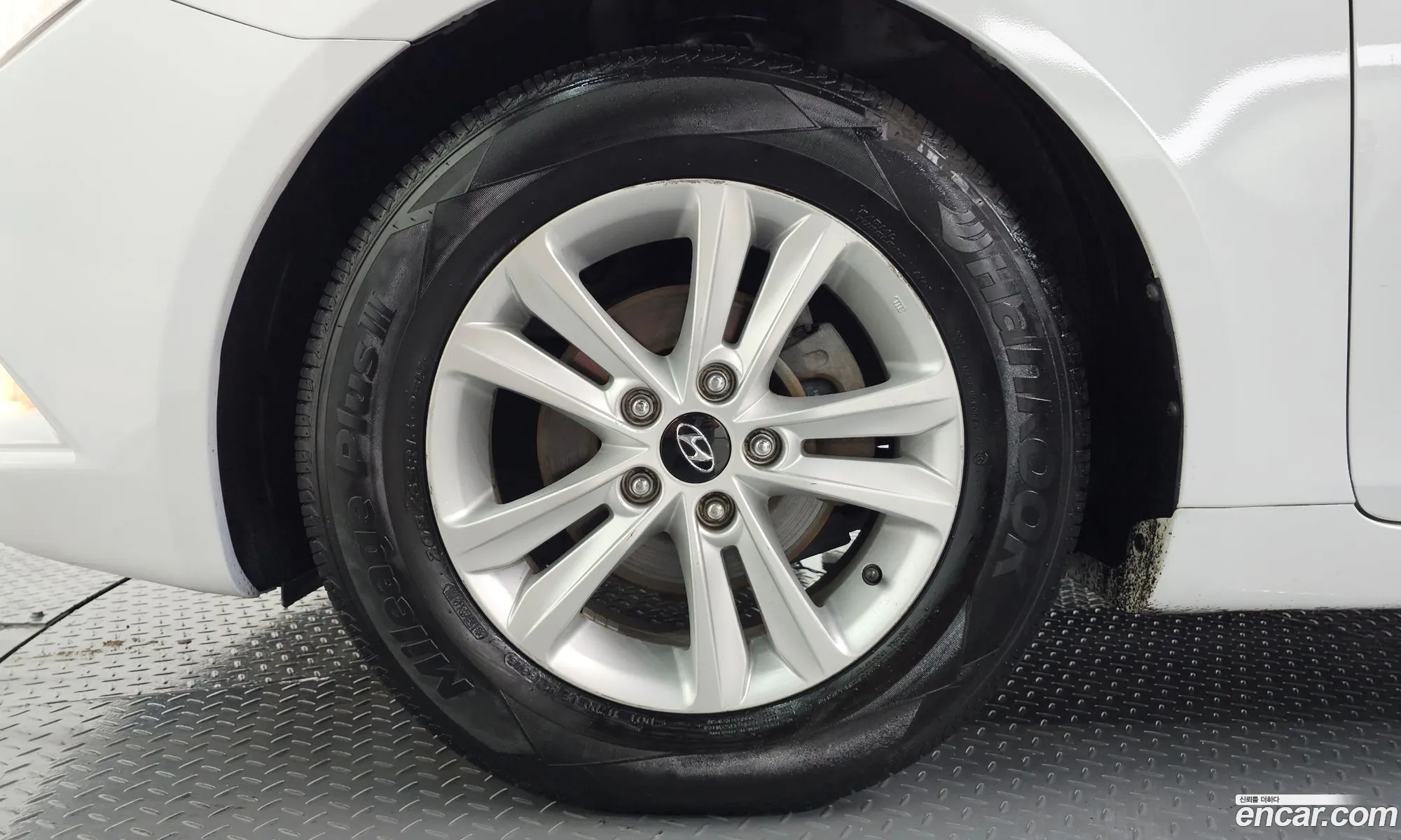Hyundai YF Sonata 2011 — 9