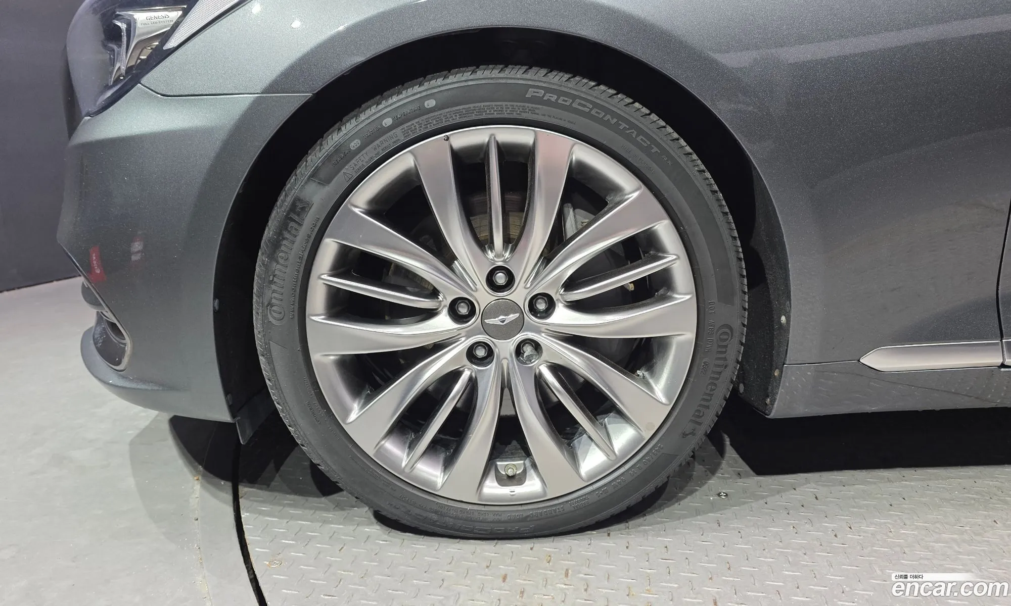 Genesis G80 2019 KMHGN41DDLU340123 — 5