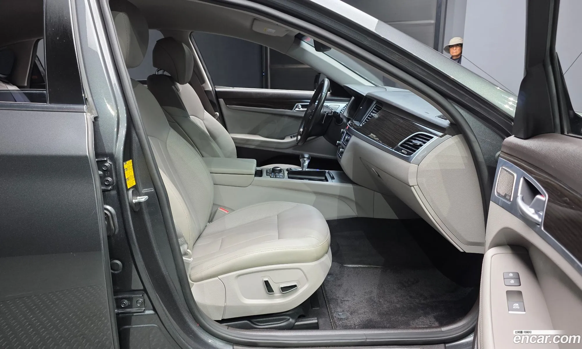 Genesis G80 2019 KMHGN41DDLU340123 — 18