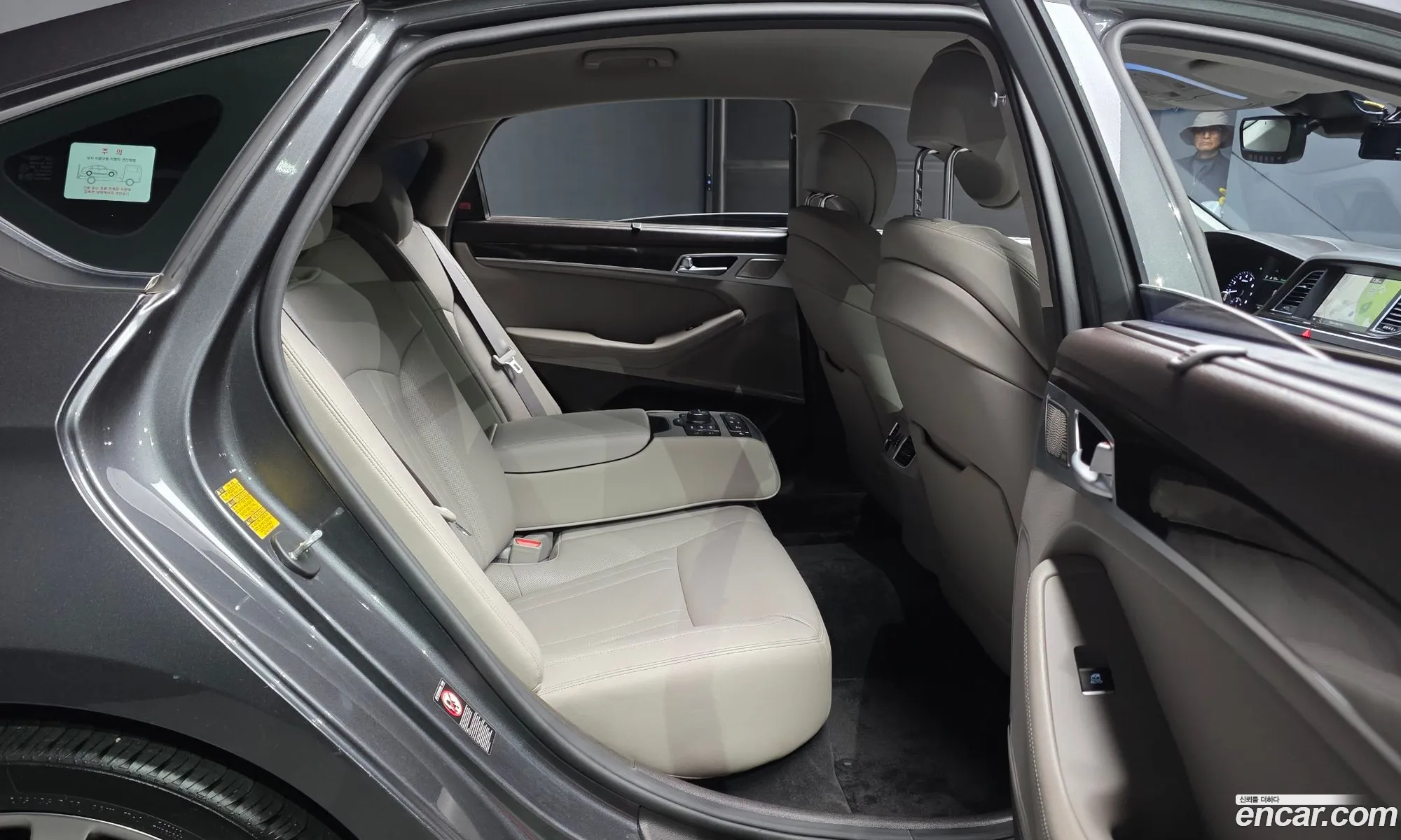 Genesis G80 2019 KMHGN41DDLU340123 — 27