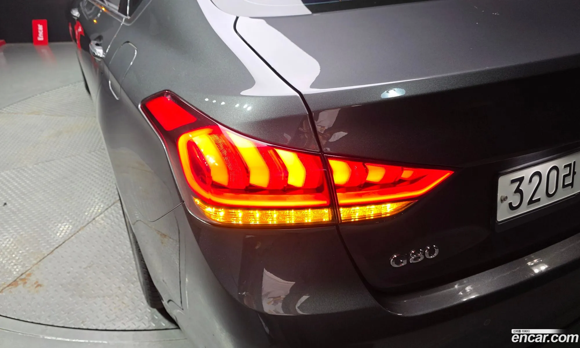 Genesis G80 2019 KMHGN41DDLU340123 — 2