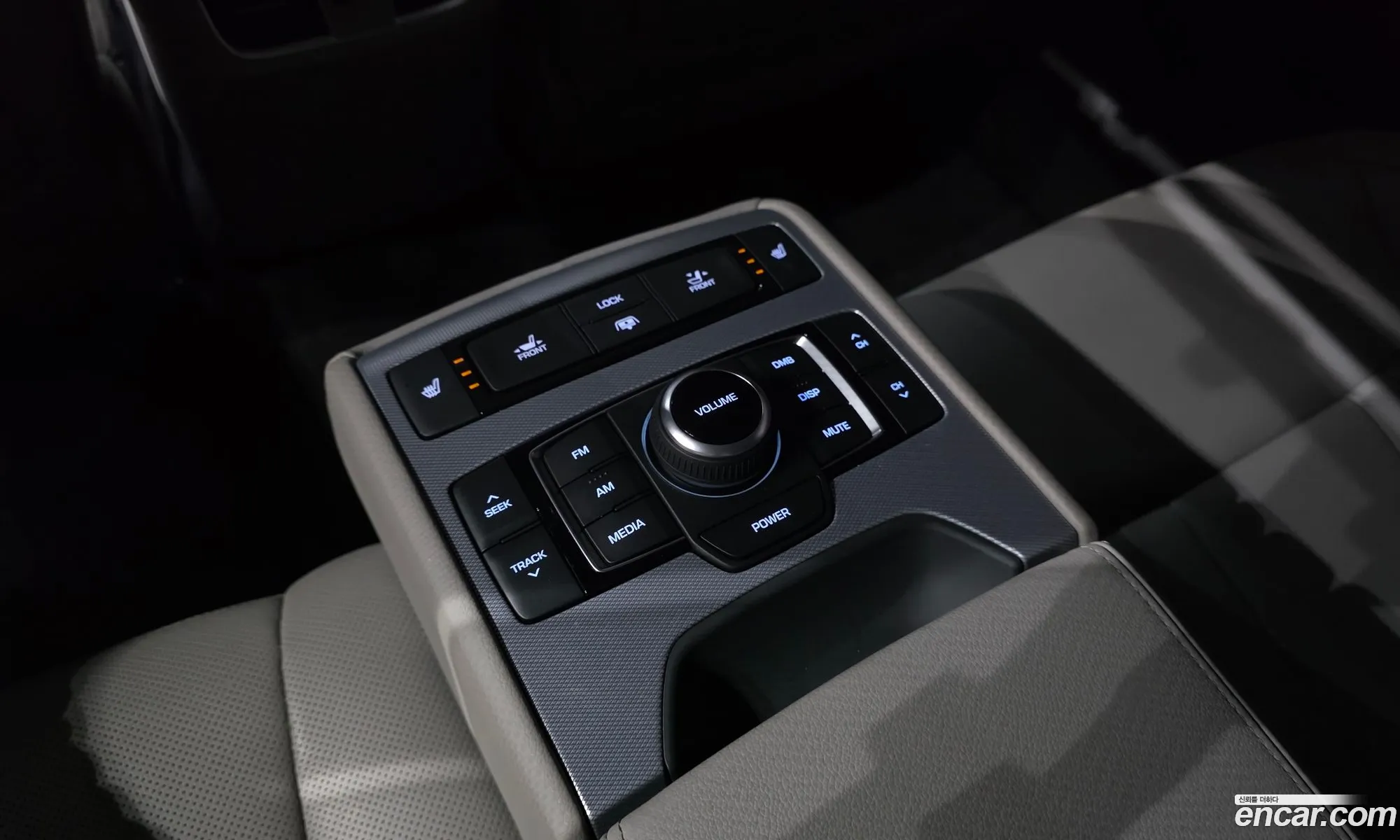 Genesis G80 2019 KMHGN41DDLU340123 — 12