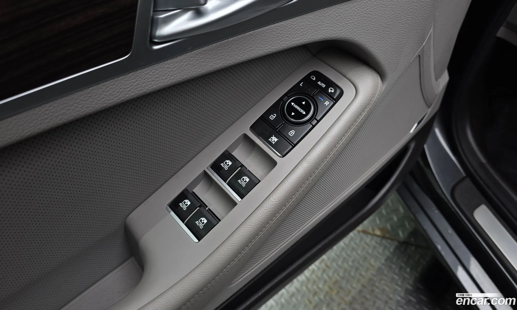 Genesis G80 2019 KMHGN41DDLU340123 — 14