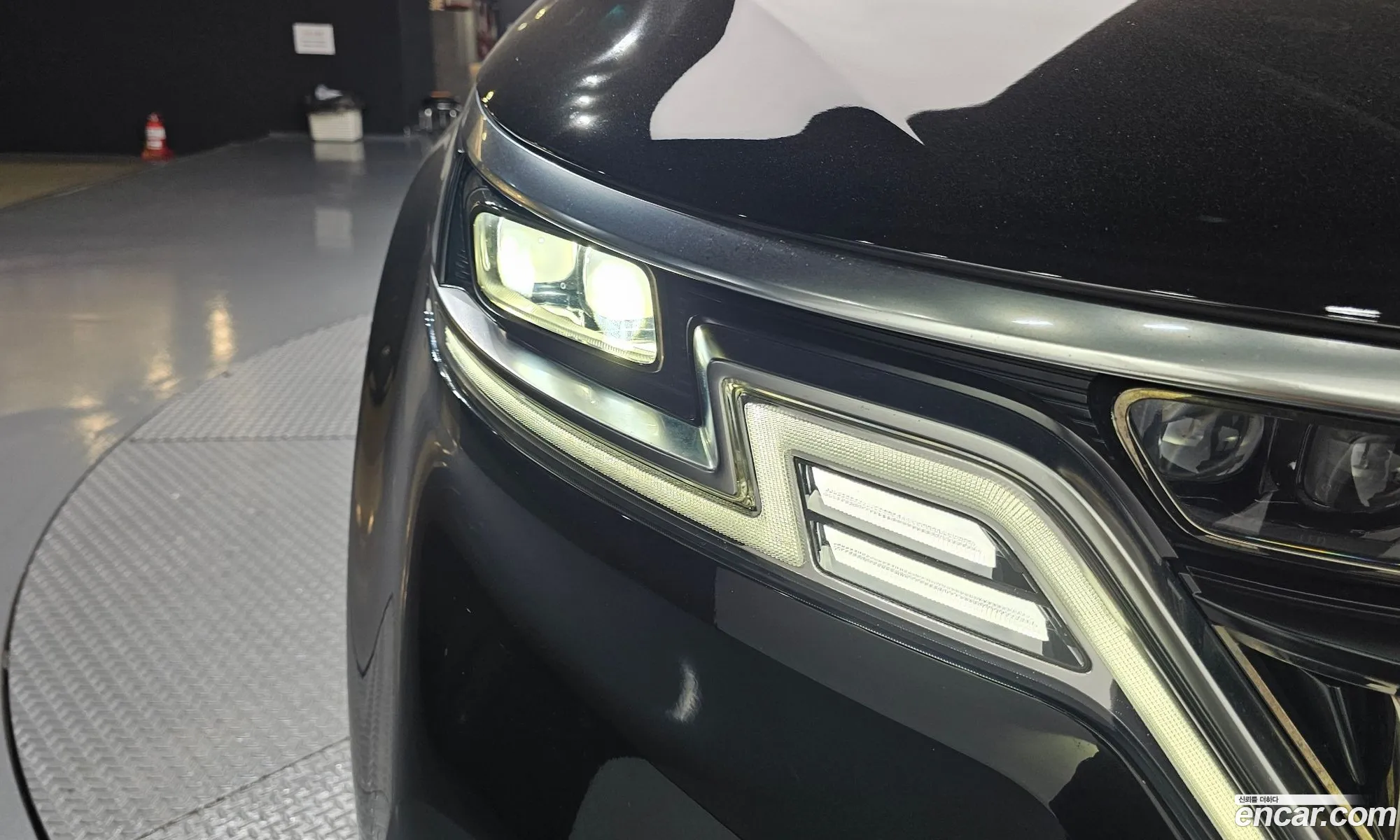 Kia Carnival 2021 KNANE81BBMS038053 — 4