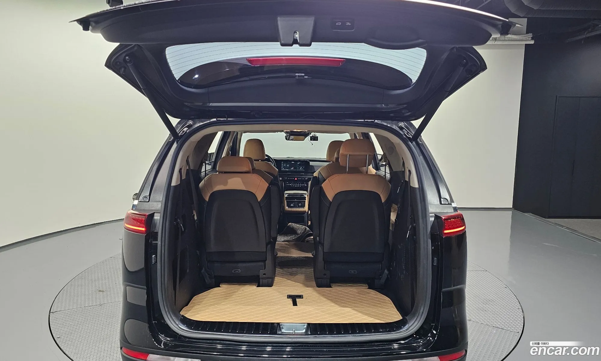Kia Carnival 2021 KNANE81BBMS038053 — 17