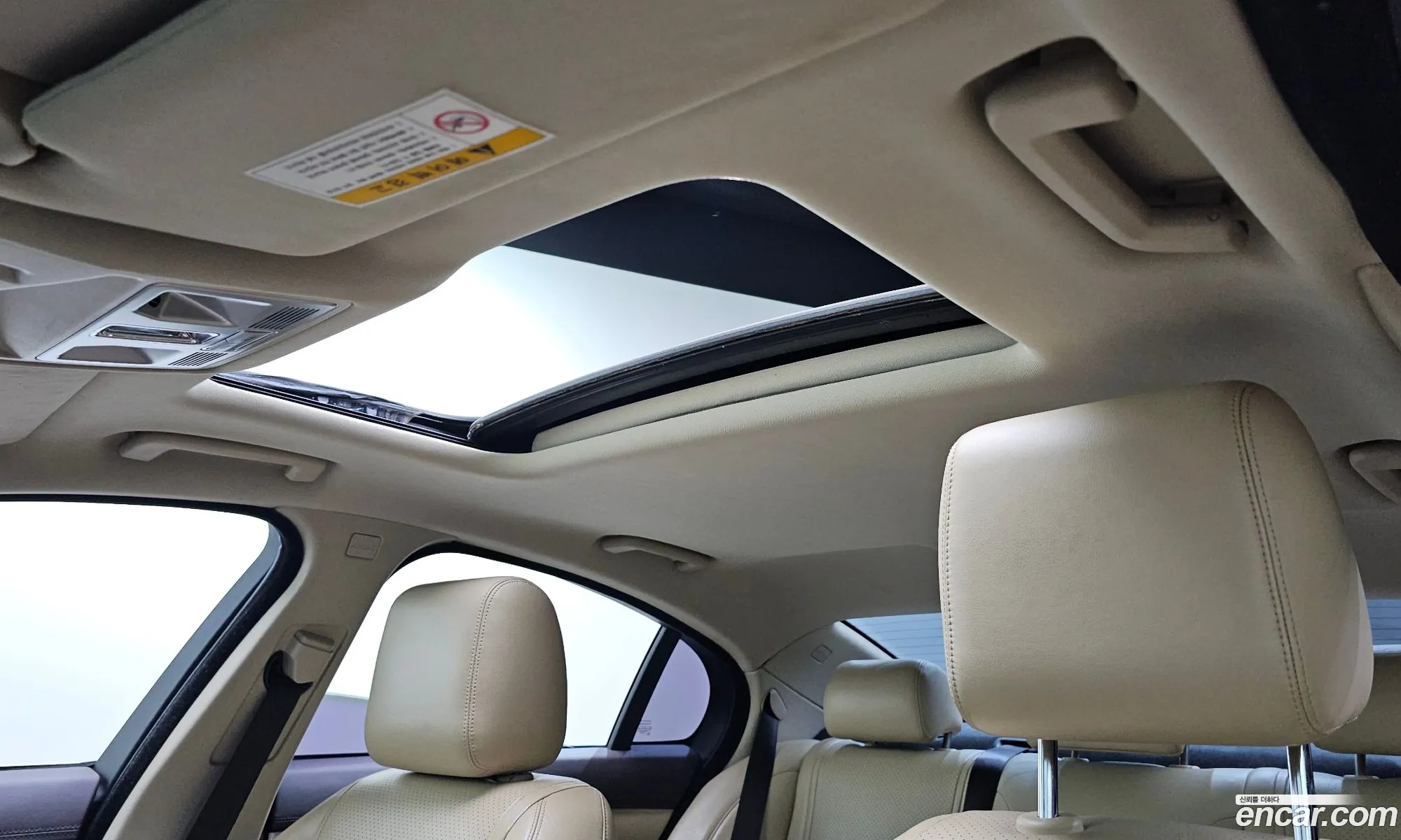 Jaguar XF 2012 — 18